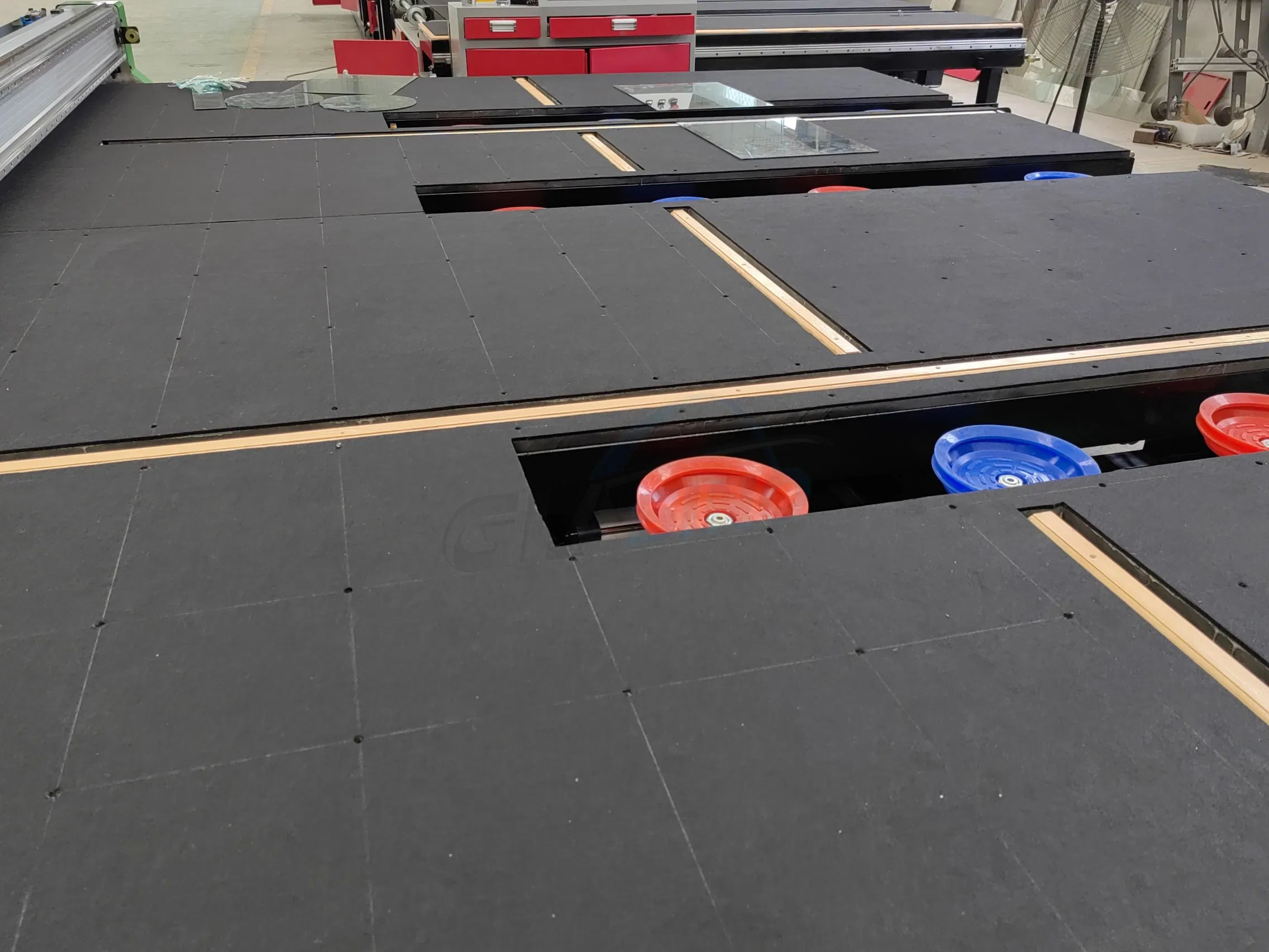 Hot Sale 2440X3660mm CNC Automatic Glass Cutting Machine with Transfer Belt and Breaking Table