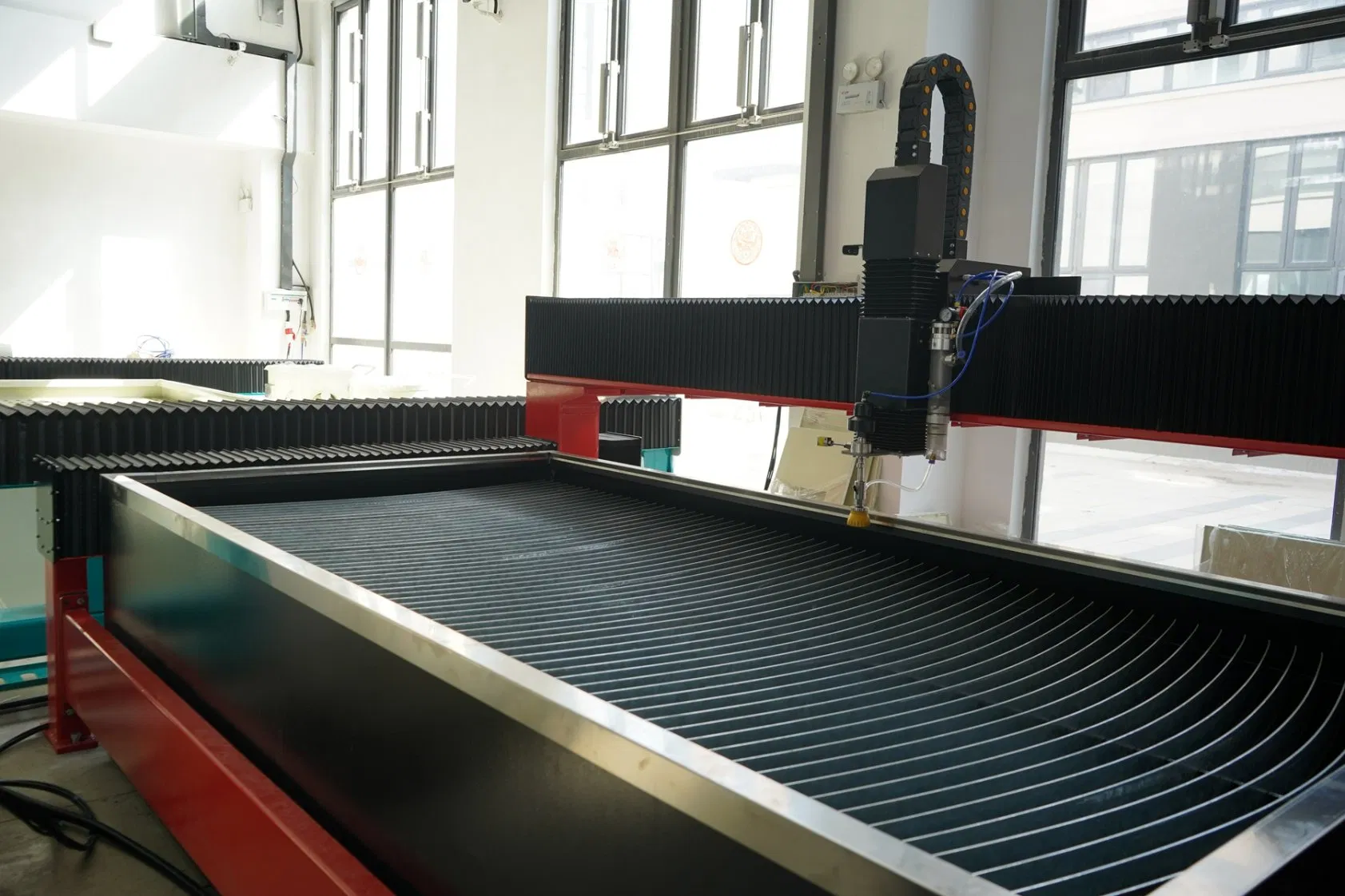 3 Axis 5 Axis 300mm Water Jet Stone Cutter Laminated Glass Bathroom Door Window CNC Water Jet Cutting Machine