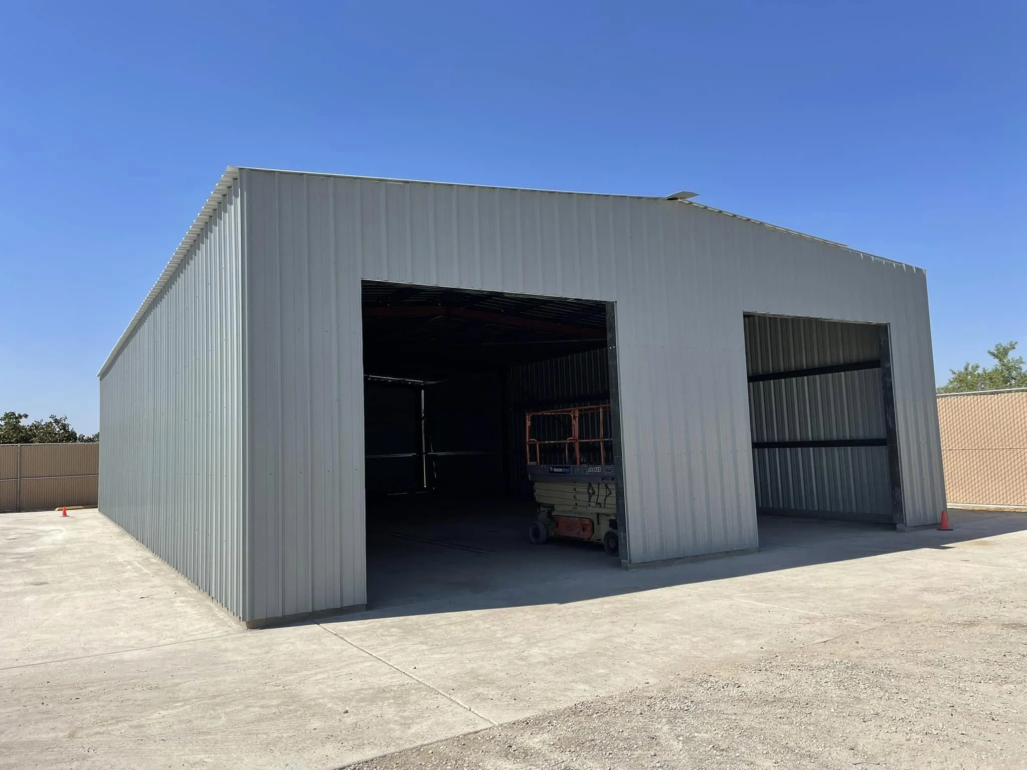 Prefabricated Steel Structure Building Metal Frame House / Garage/ Storage