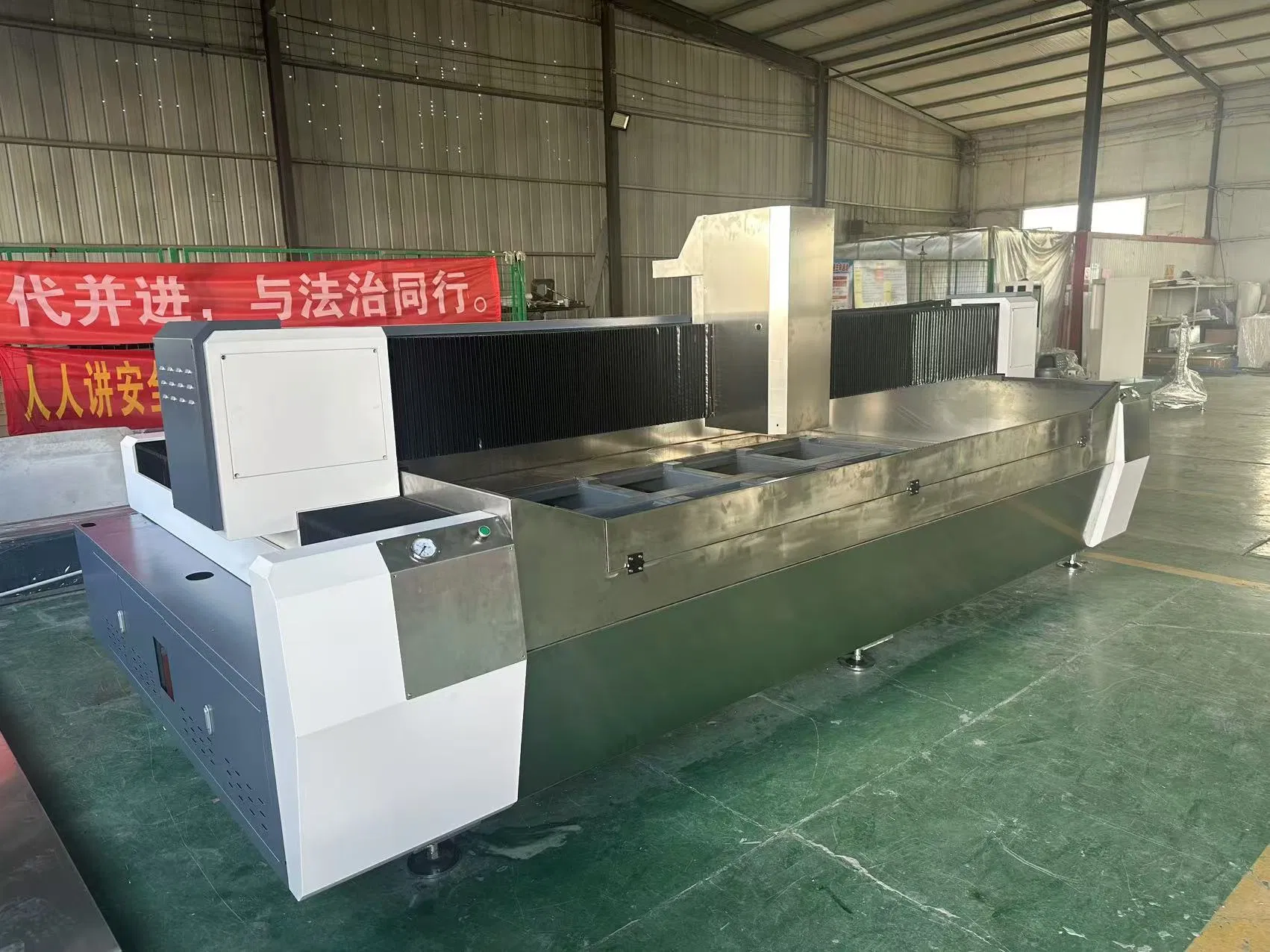 CNC Glass Processing Center with Glass Milling and Polishing Function