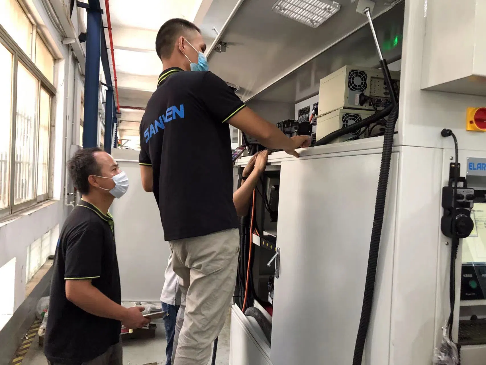 Advanced Glass Corner Cutting and Polishing Machine for Precision Edging