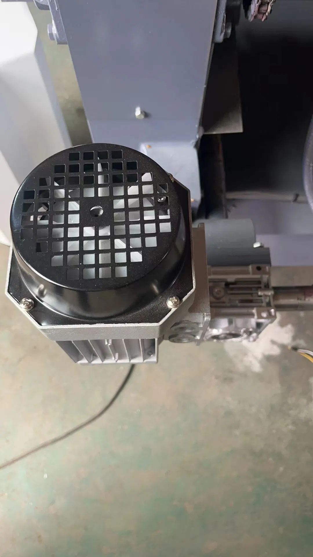 45 Degree Shower Glass Straight Line Edging Bevelling Machine Flat Glass Edge Polishing Grinding Machine