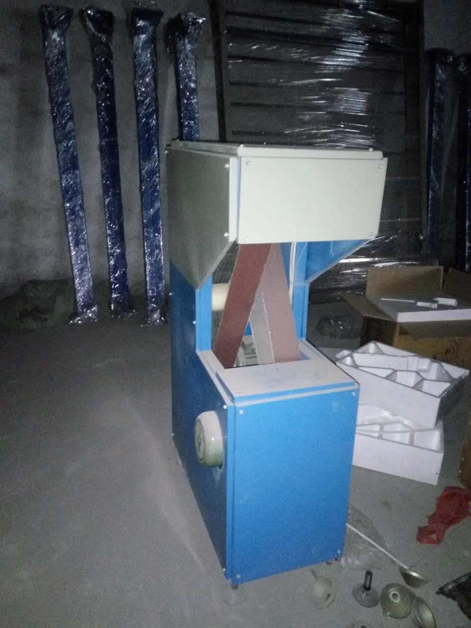 Insulating Glass Production Machinery Belt Type Glass Edging Machine with Water Spray