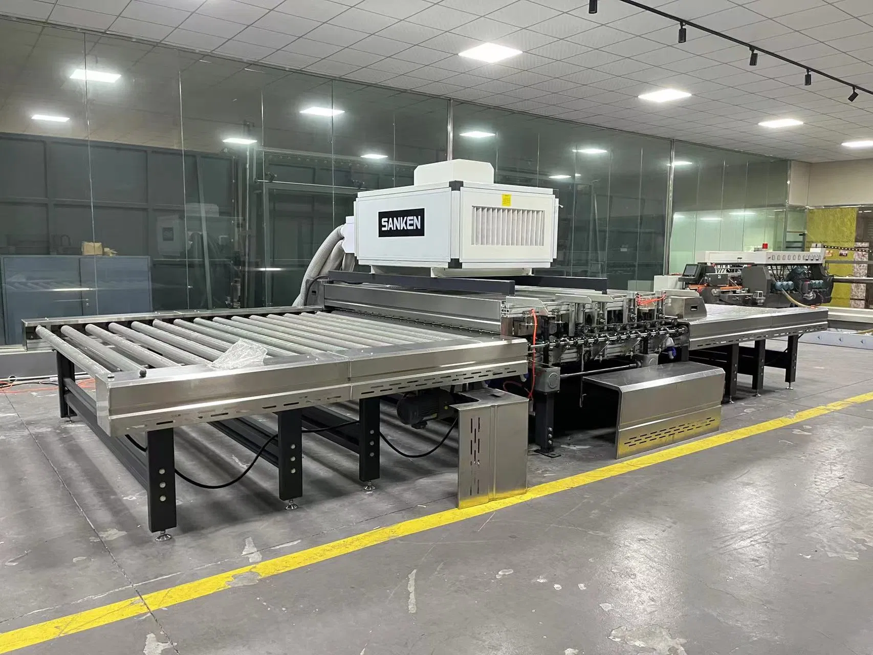 Sanken Horizontal Glass Washing Machine with High Pressure Wind Drying System