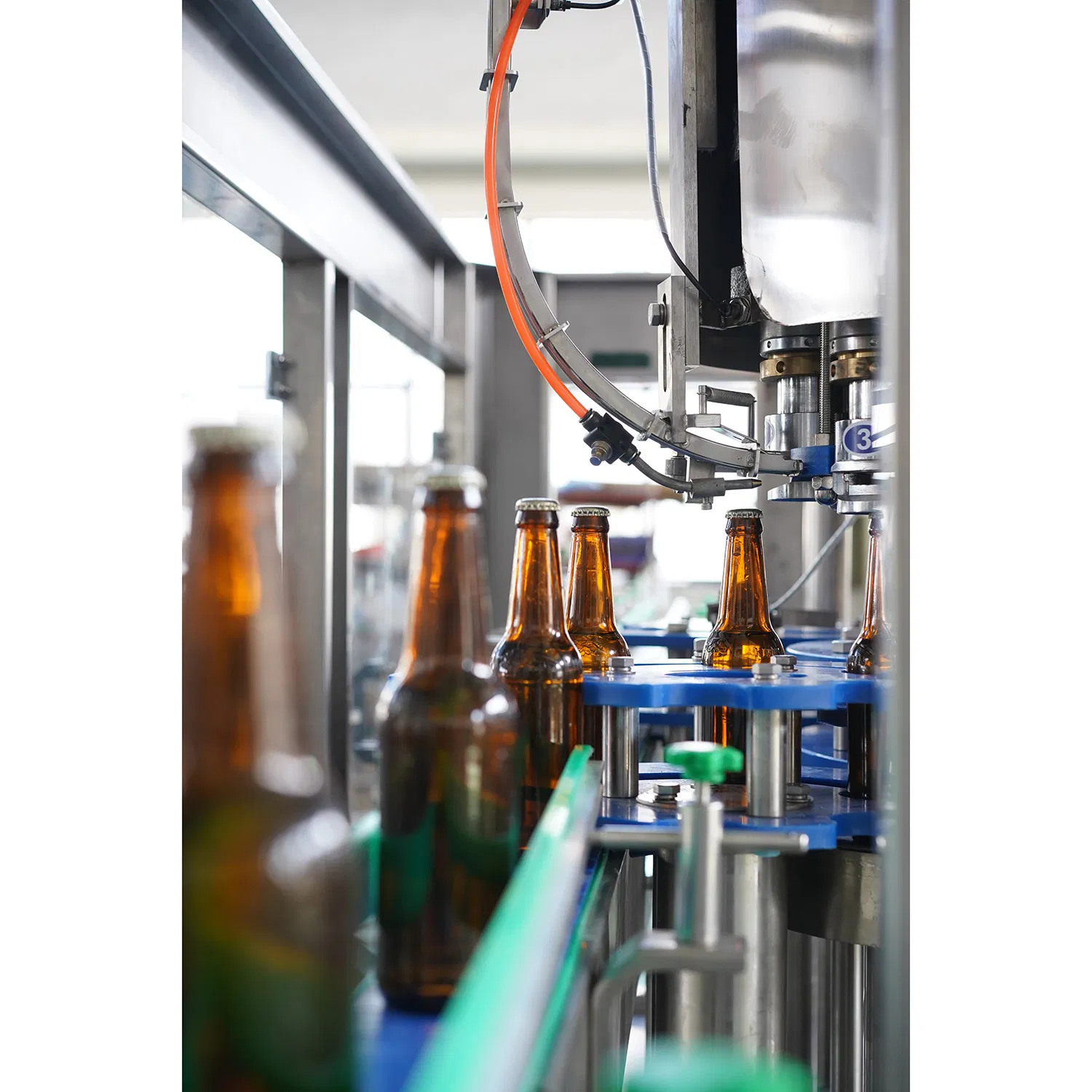 Glass Bottle Carbonated Soft Drink Beer Washing Filling Crown Capping Labeling Machine