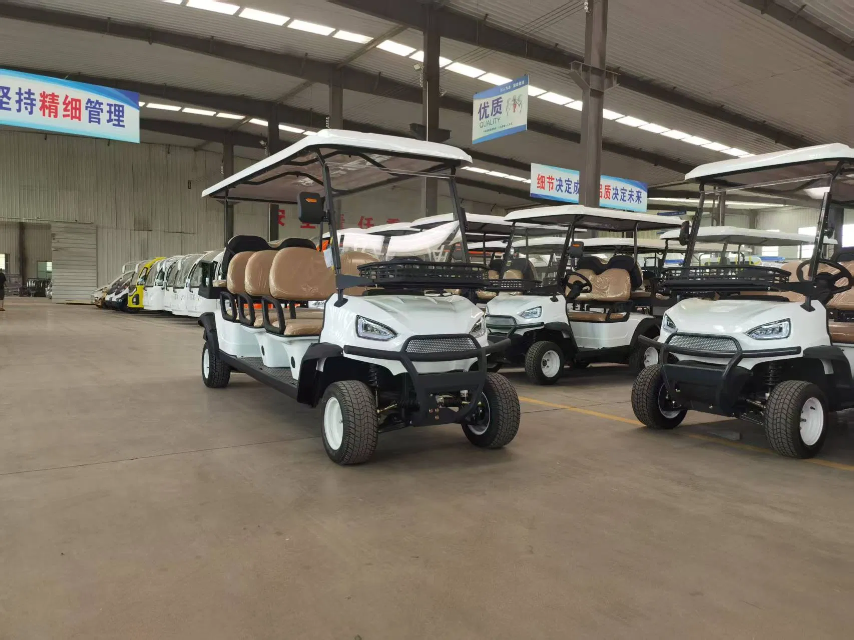 Spacious 8-Seater Golf Carts for Hotels and Shuttles