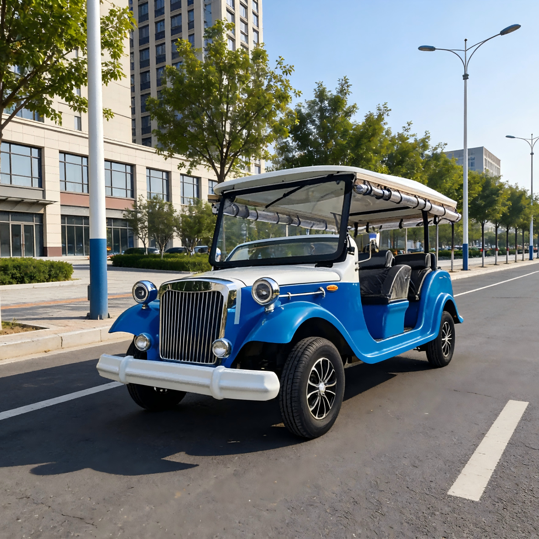 Customizable Four-Wheel Electric Vehicle Retro Classic Solar Powered Golf Cart with New Energy From Manufacturers