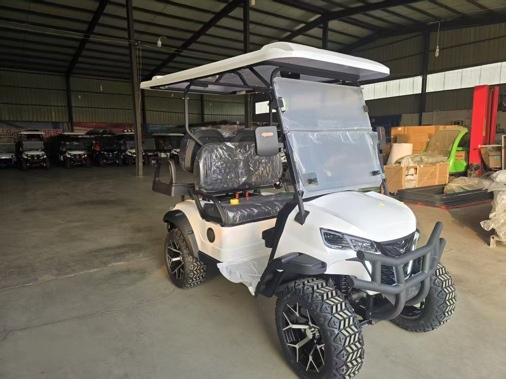 New Four-wheel Solar Electric Golf Cart Metal 3/4/5KW AC Motor CE Certified ODM Amusement Park Beach Use Lead Acid Battery