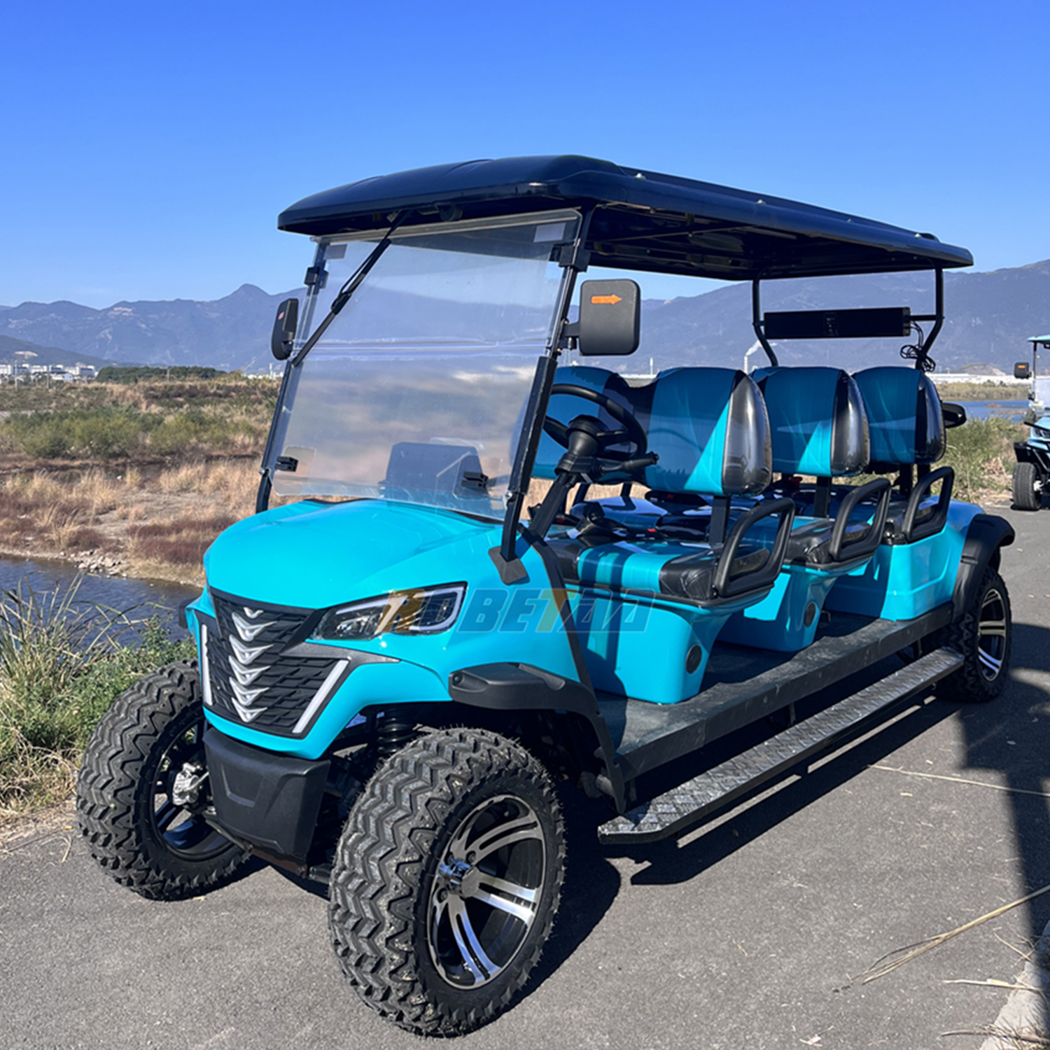 2026 New Design Lithium Golf Cart with Solar Panel 6 Passenger off Road Golf Cart Electric