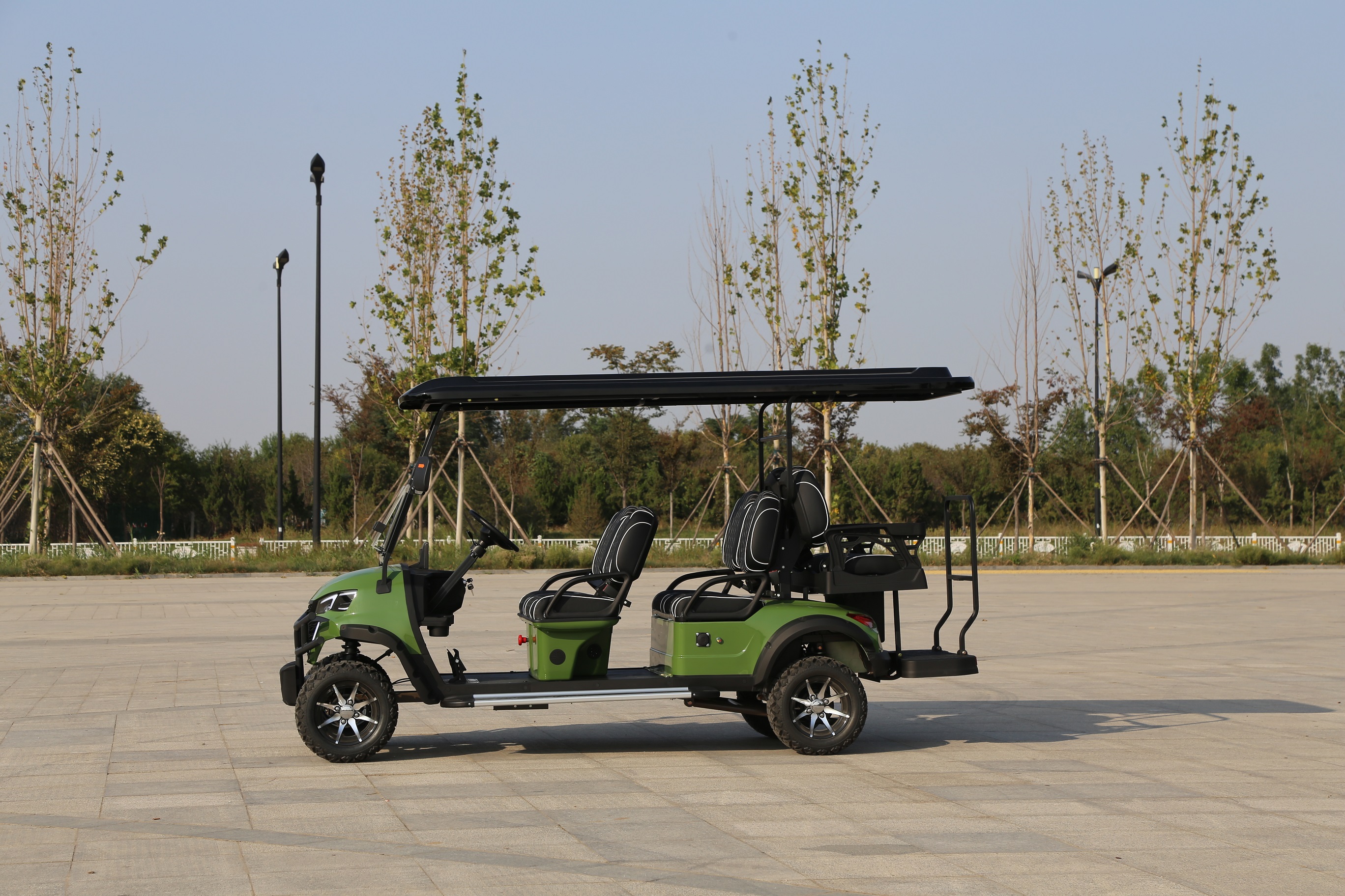 Sharefer 4+2 6 Seats Electric Golf Utility Vehicle Lithium Battery 4 Wheel Electric Lifted Off Road Club Car Golf Cart Electric