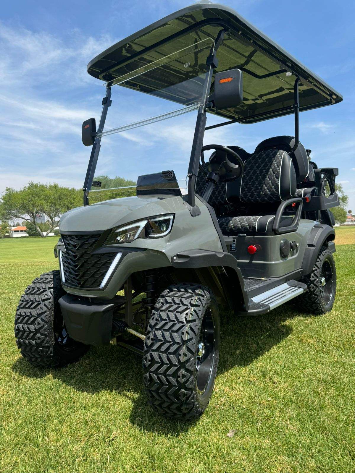 Mini Luxury Cheap 4 Passenger 6 Seater 8 Seats Antique Electric Classic Golf Cart for Wedding Resort Hotel