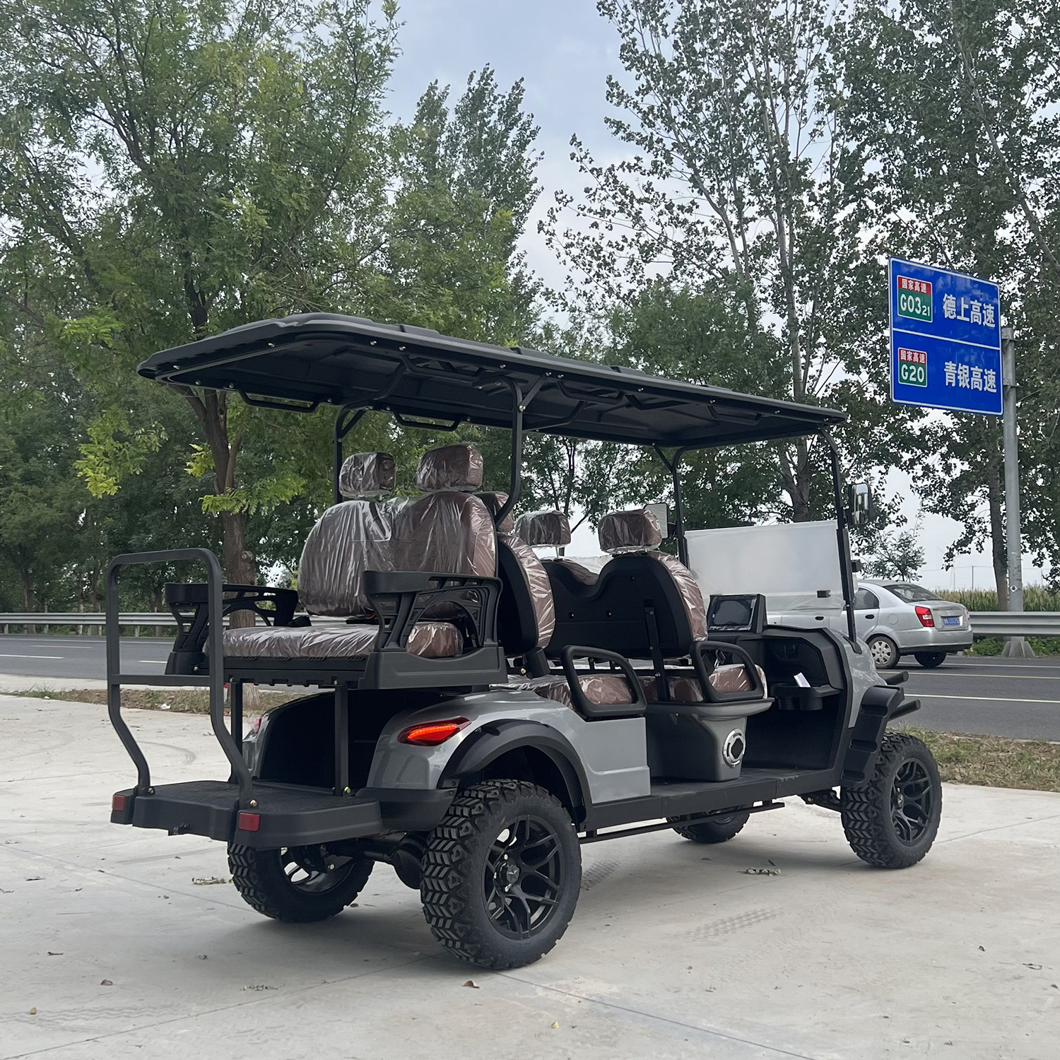 Luxury Electric 6seats Offroad Golf Cart Certified by CE DOT.Electric Solar Club Car Equipped with Lithium Battery and 48V Motor