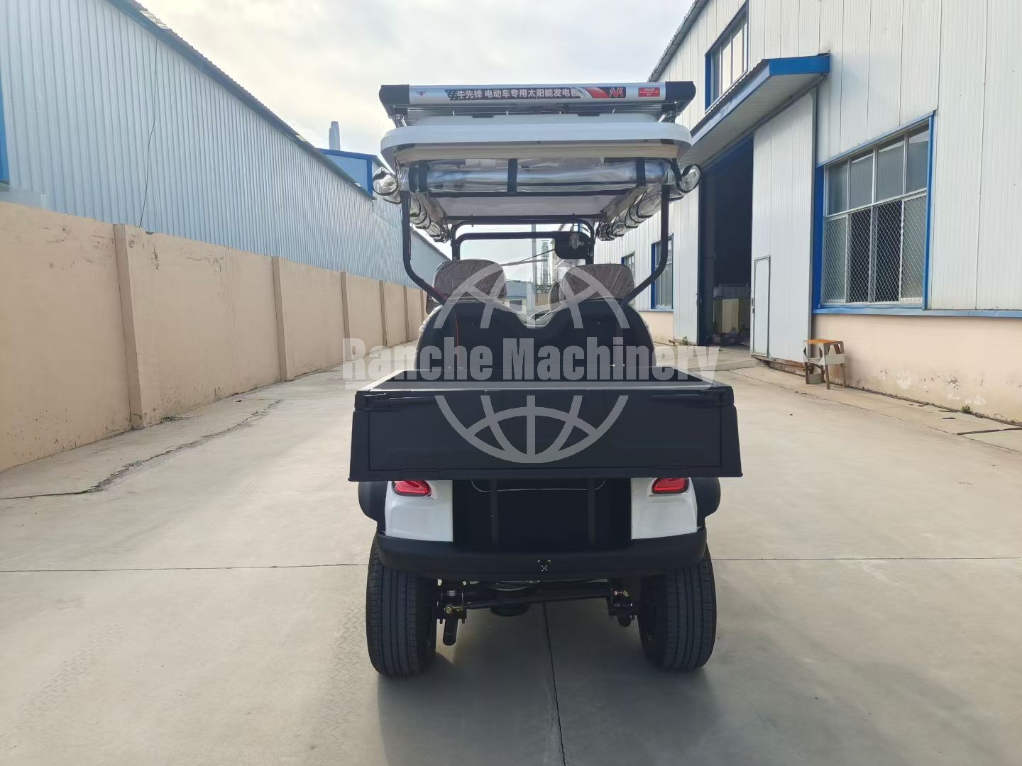 Off-Road 6-Seater Golf Cart Heavy-Duty Tires Strong Torque Stable Grip &ndash; Handle Various Road Conditions Easily