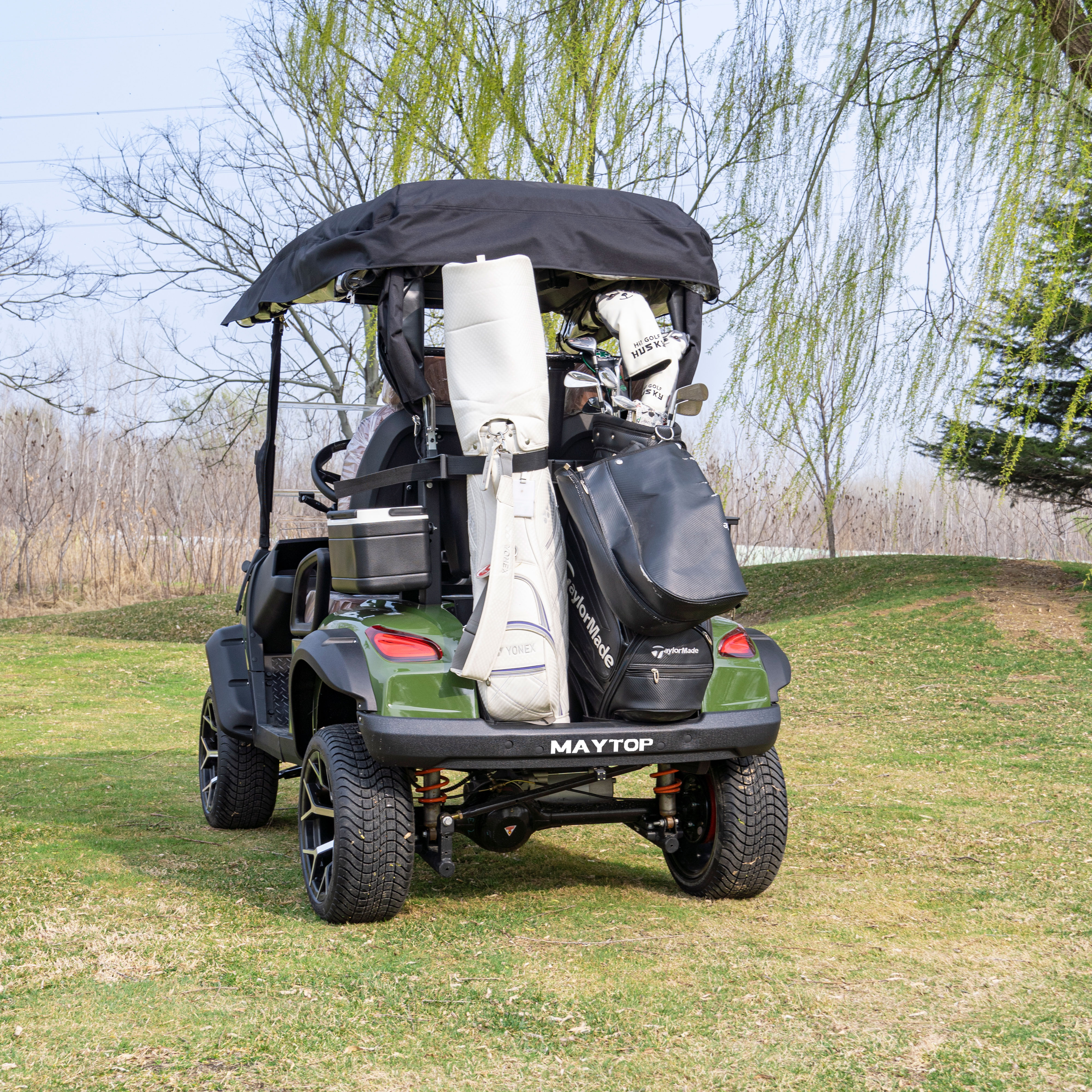 Luxury Two-seater Golf Cart with an 80-kilometer Range Off-road Electric Golf Cart