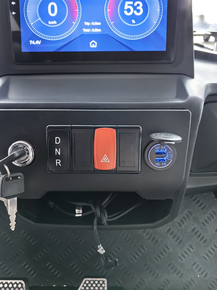 12V Plug