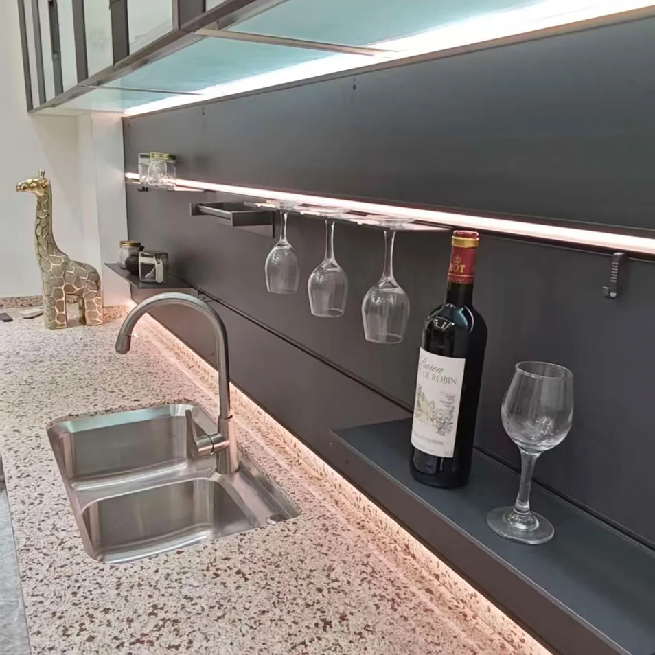 No Scratches Good Surface Treatment Wall-Mounted Modular Kitchen Track-Mounted Storage System