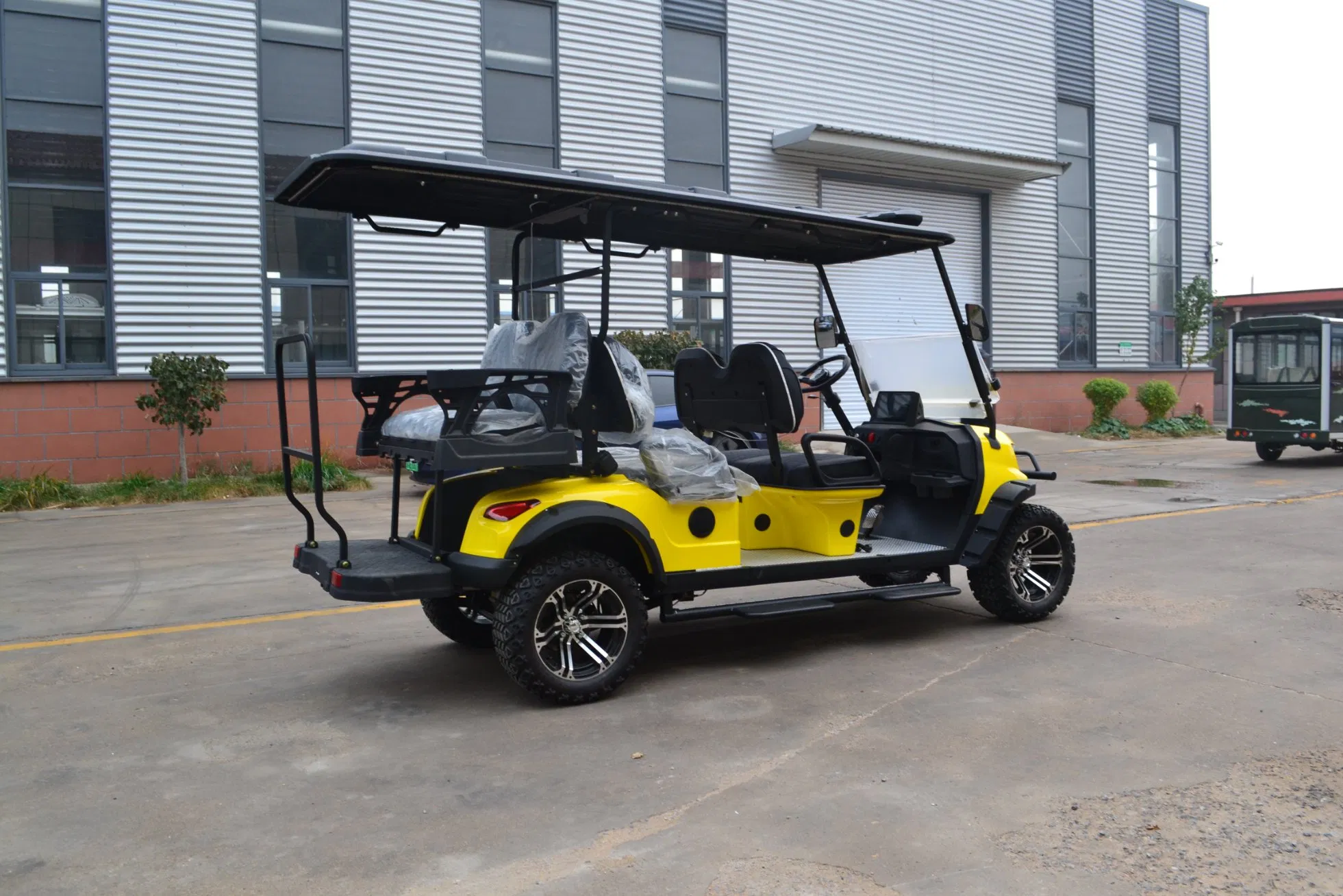 6-Seat Electric Golf Cart with Independent Suspension for Superior Ride Comfort with 4-Wheel Independent Suspension