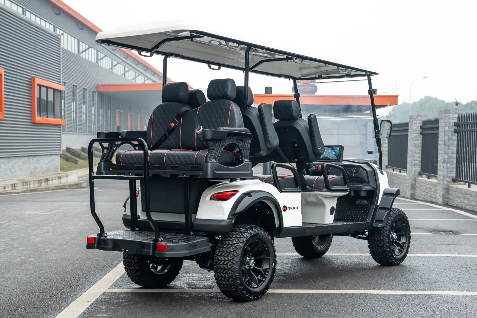 Robust 6 Seater Golf Cart with Four Wheel Hydraulic Braking System for Safety Assurance Feature