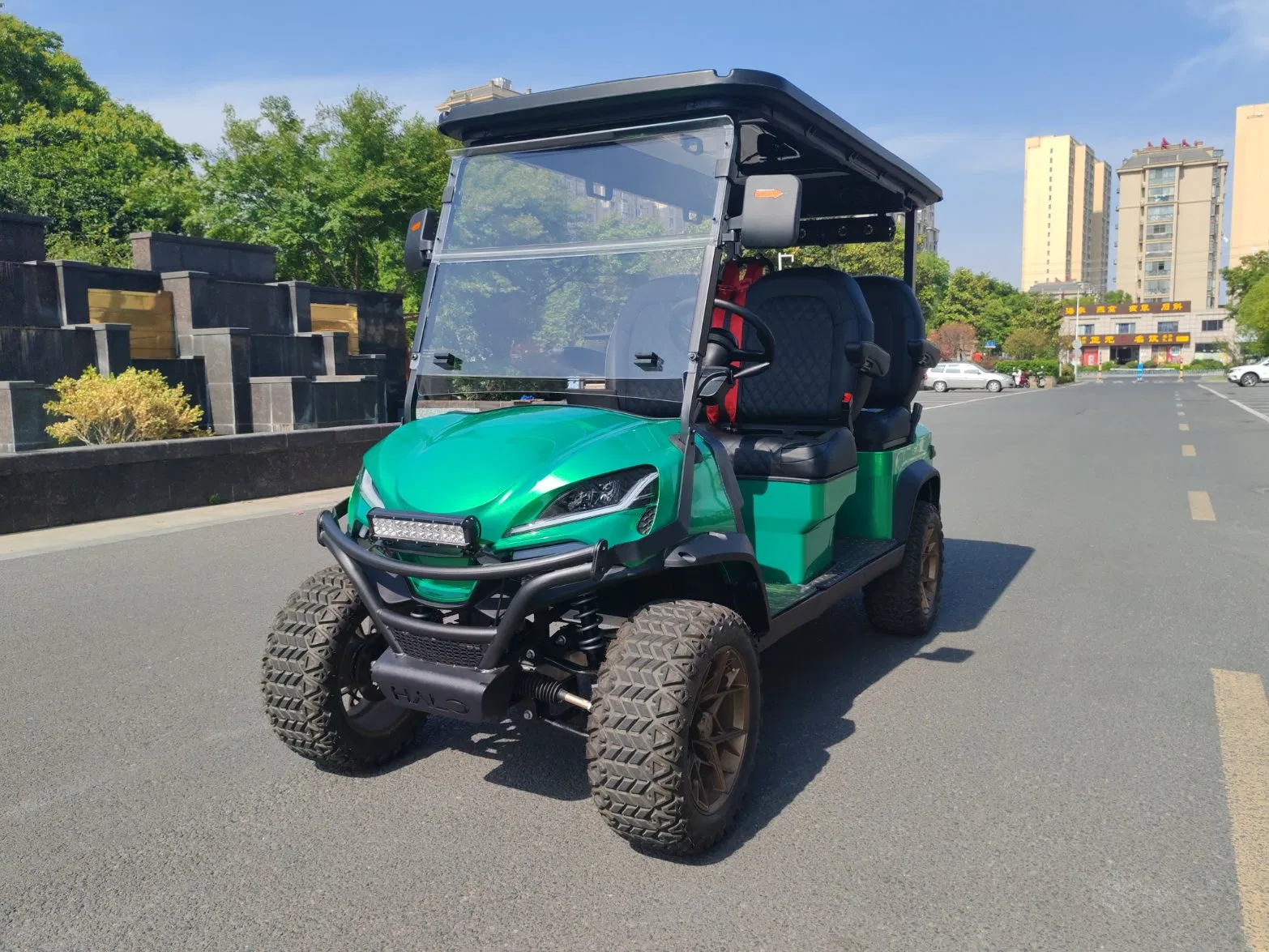 Factory Supply Golf Car 4 Wheel Electric Golf Cart OEM for Club, Park &amp; Scenic Area