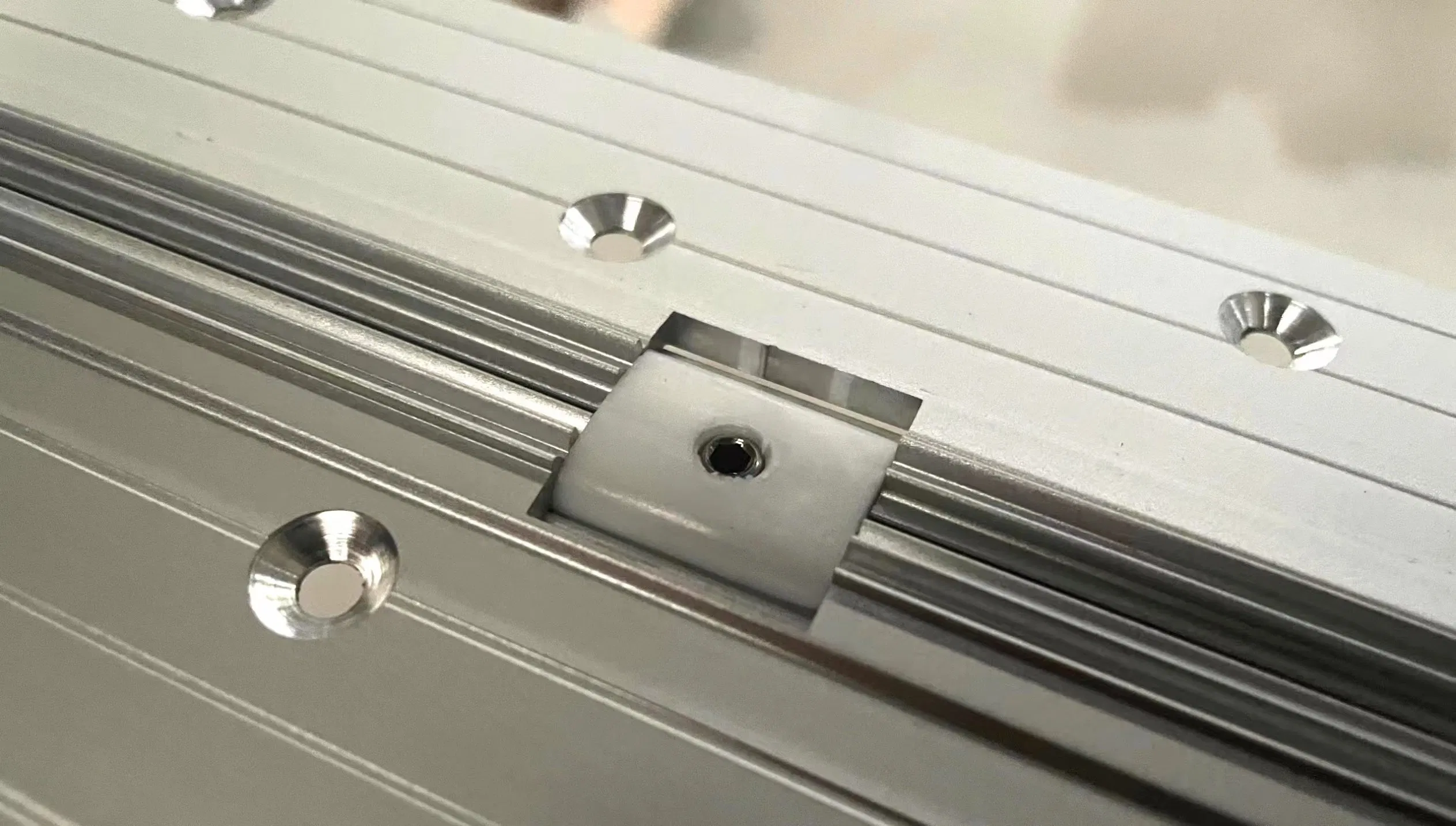 High Quality Customized Aluminium Alloy Geared Continuous Hinge for Aluminium Profile