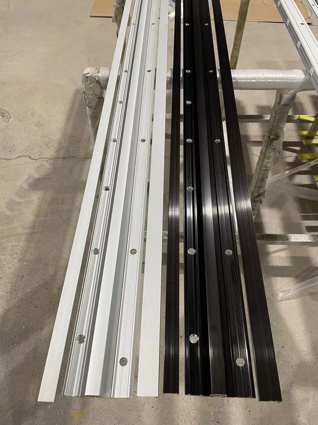 Heavy Duty Full Surface Aluminum Continuous Geared Door Hinge