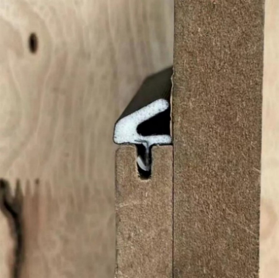 Brown Wooden Door Sealing Gasket with PU Foam Weatherstripping