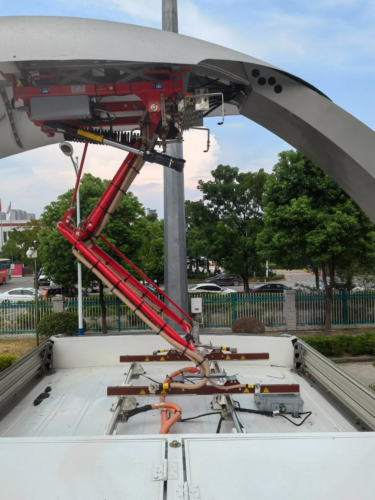 Advanced Supercharging Smart Pantograph for Efficient Energy Transfer