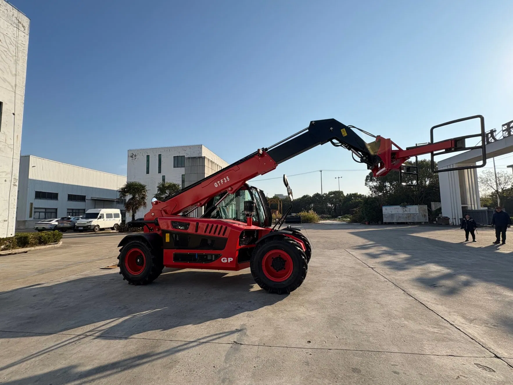 Chinese Brand 3.5t Telescopic Forklift: Cummins Power &amp; Bale Clamp for Agricultural Material Handling. for Sale