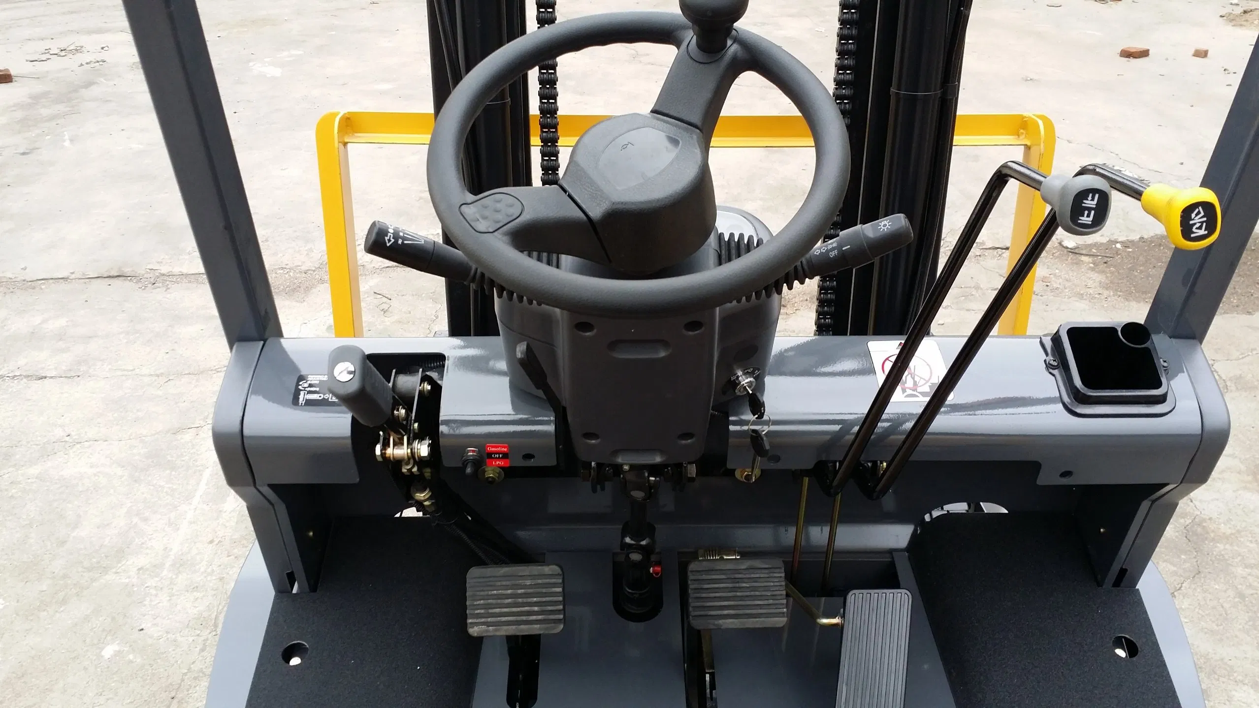 2ton Tcm Type Gasoline Forklift /LPG Forklift Truck