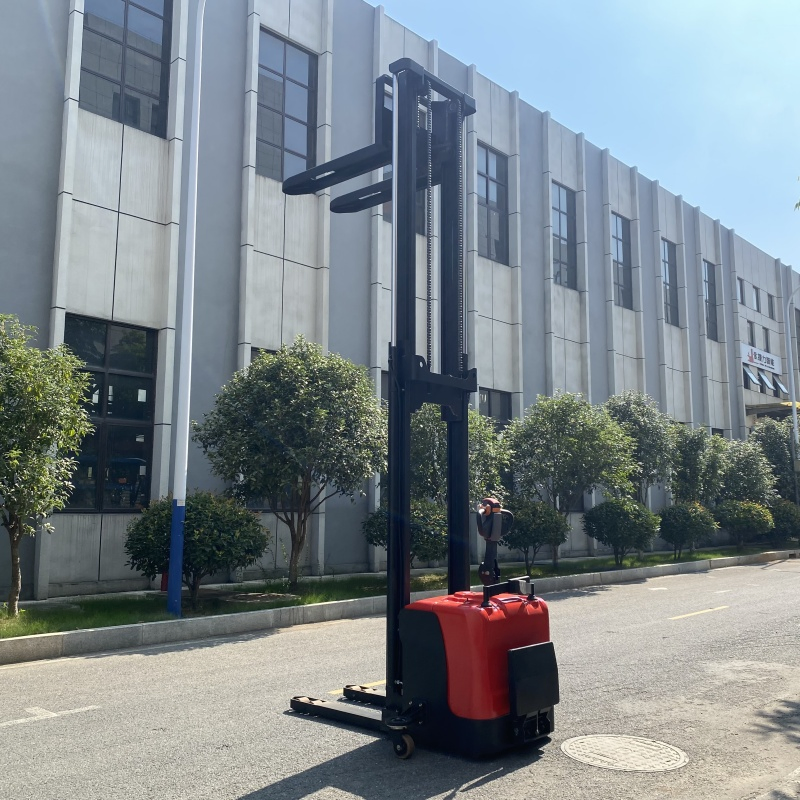 CE Electric Pallet Stacker 1.5 Ton 2ton Stand on Forklift
