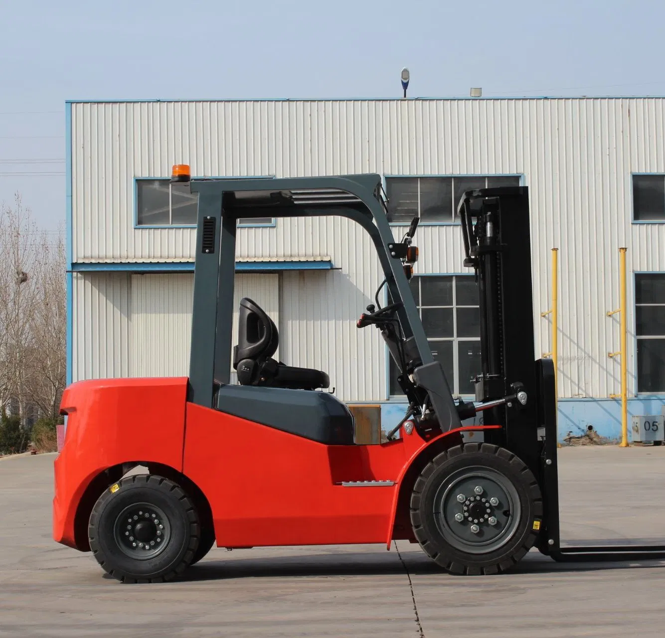 Heli Heavy Duty Diesel Forklift Truck - 3~10 Ton Capacity, High Power &amp; Low Fuel Consumption