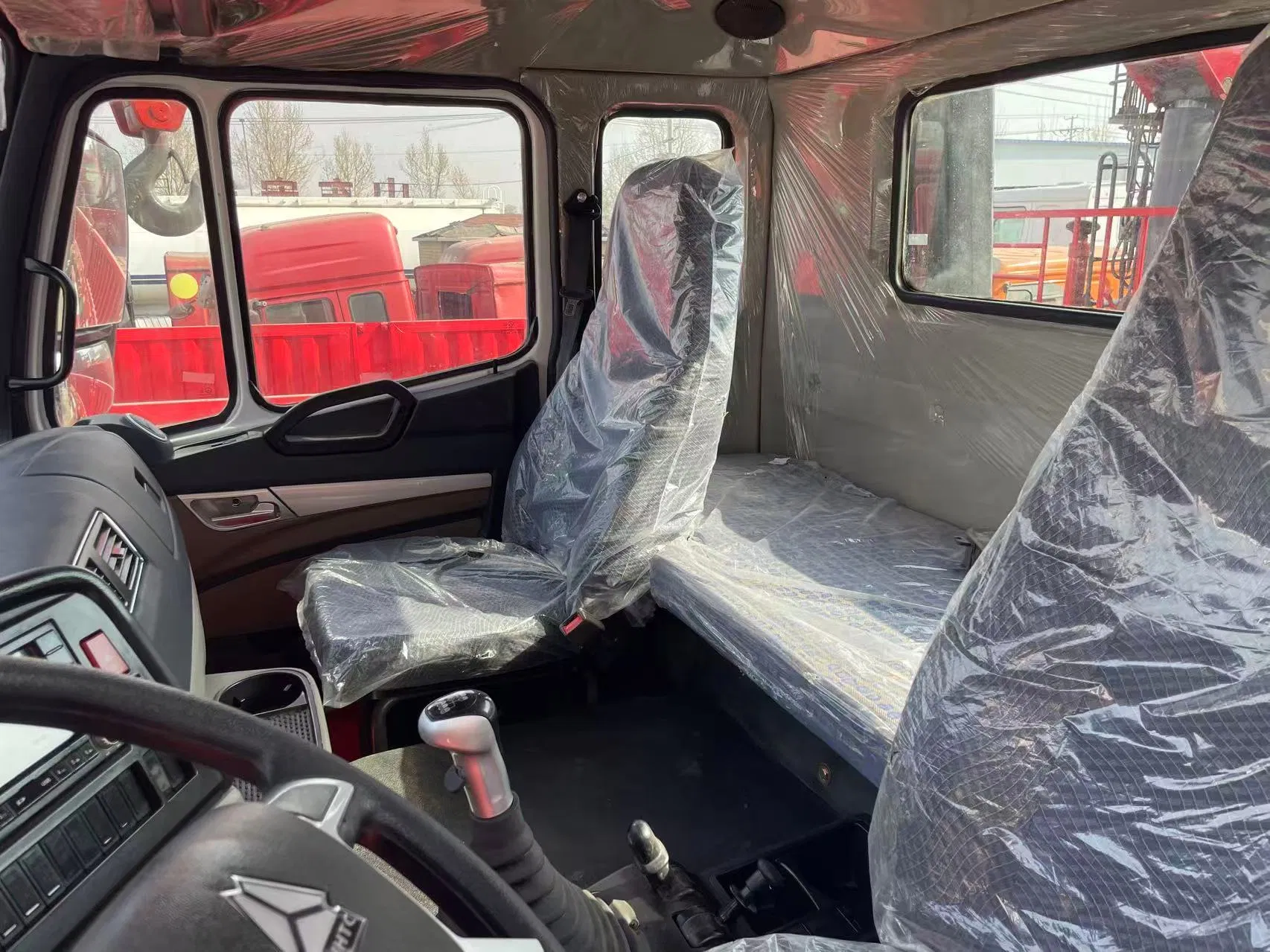 Sinotruk HOWO 6X4 Heavy Duty Tow Tractor with 400HP Manuel Transmission Cheap Price Second Hand 400HP Truck Trailer for Sale