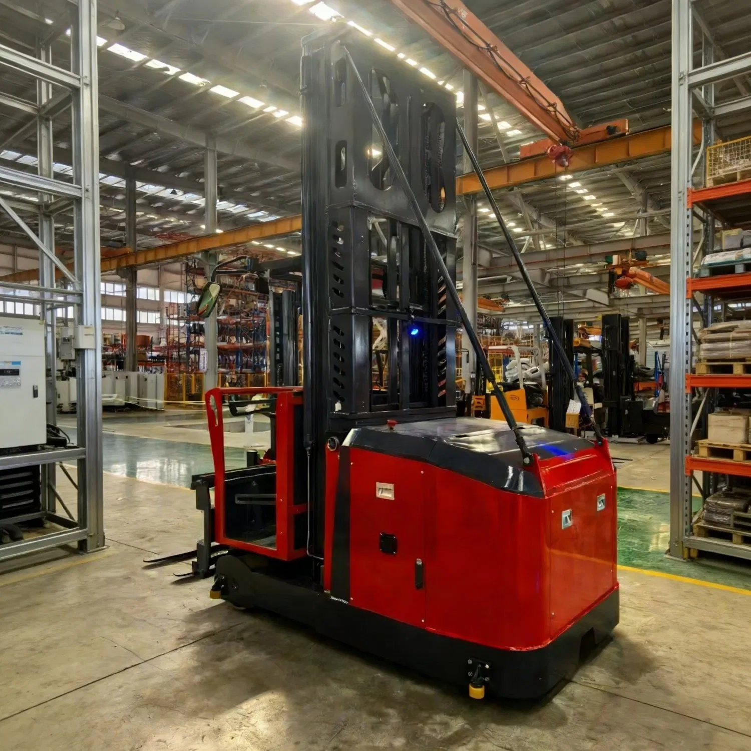 Quick Charge Lithium Battery Reach Truck 13.5m Reach Forklift 1.3ton 4 Way Vna