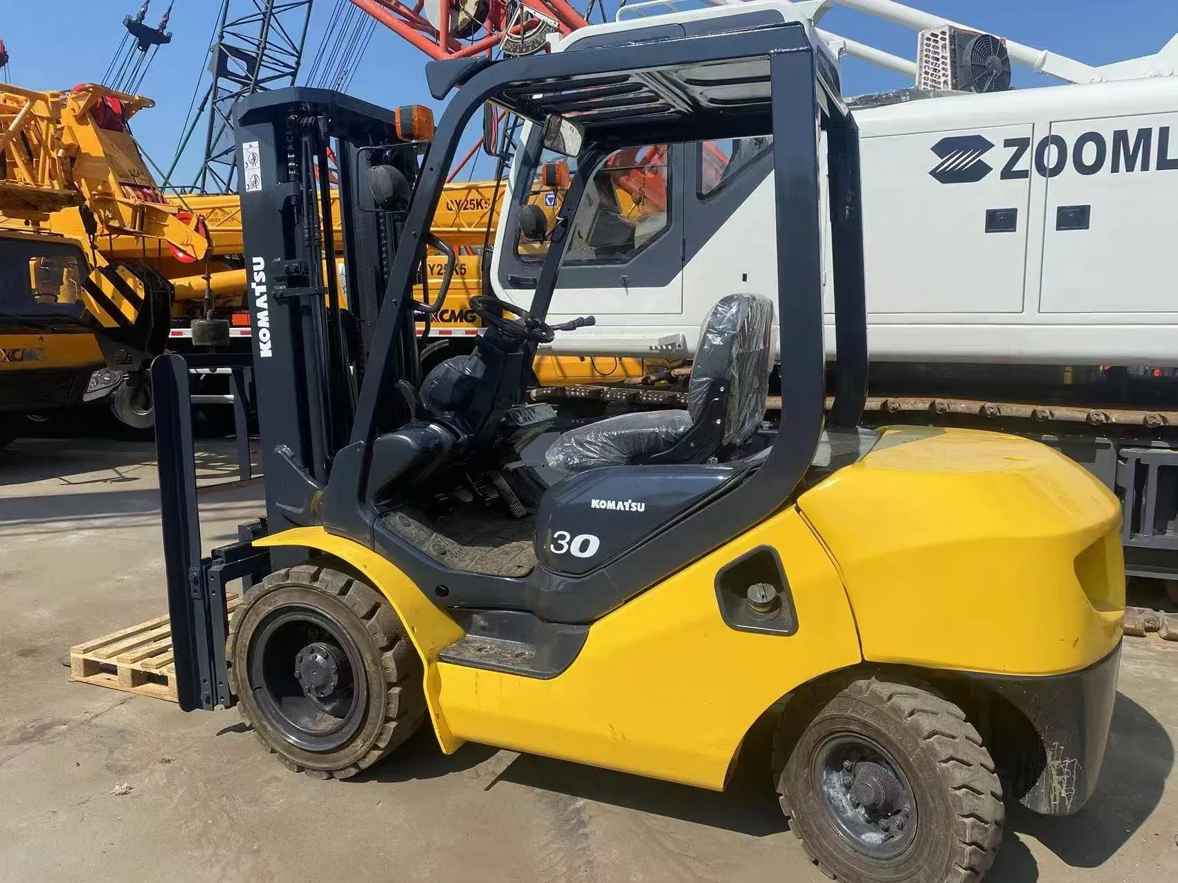 Quality Used Japanese 2.5/3/4/5/7/10/15/16/25/30-Ton Toyota/Heli/Hangcha/Tcm/Komatsu Diesel/Electric/Gasoline Forklift Truck Tractor Stacker Pallet Truck