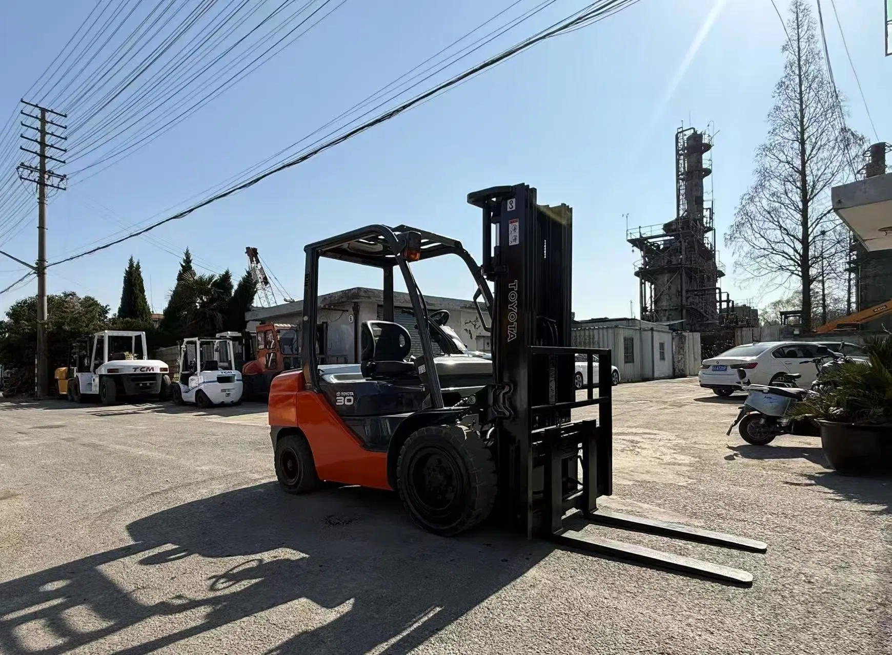 Used Diesel/Gasoline/Electric 2.5/3/4/5/7/10/15/16/25/30-Ton 8f Toyota/Heli/Hangcha/Tcm/Komatsu 3-Ton Forklift Truck Triple Master Stacker Tractor Pallet Truck