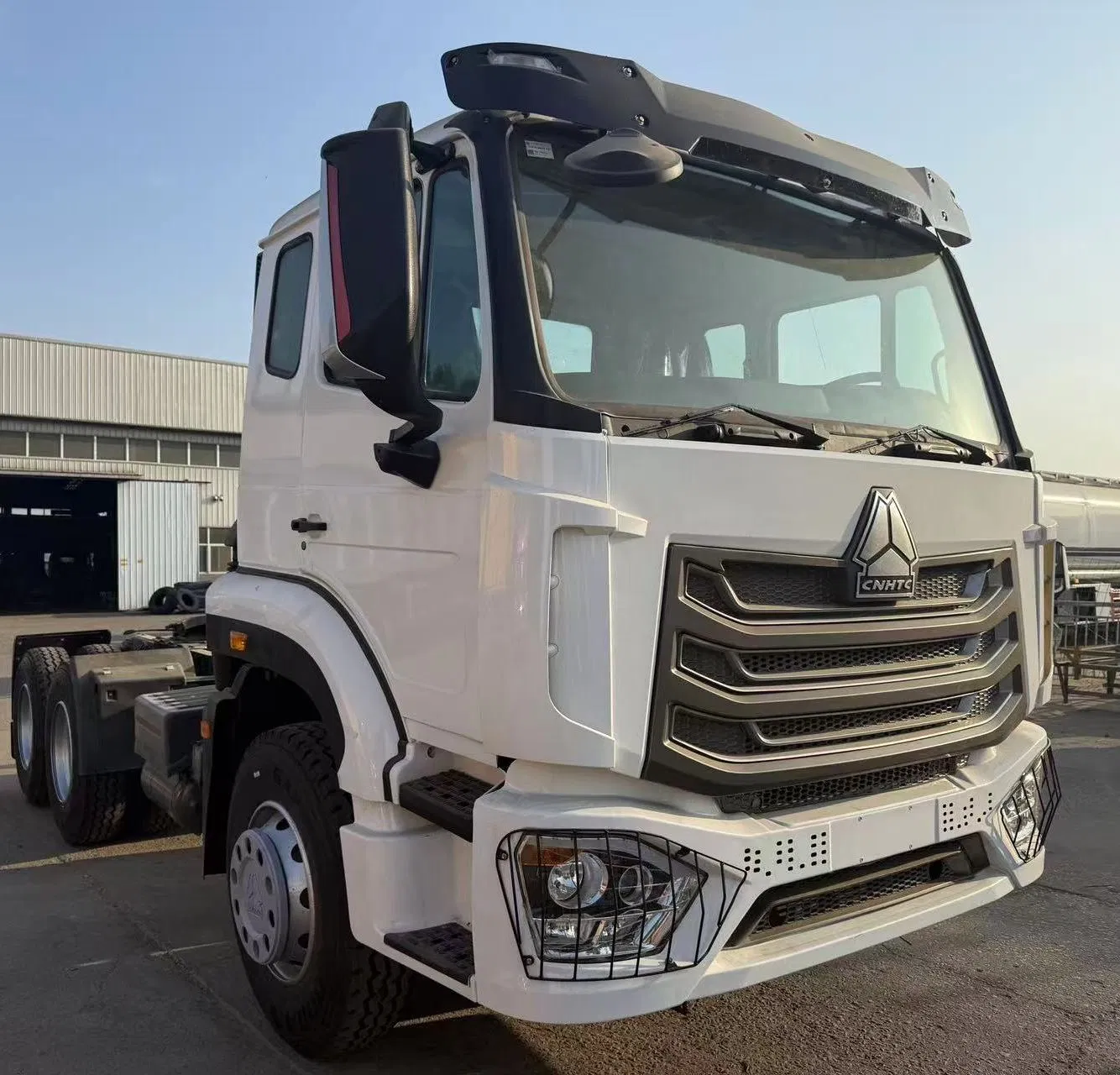 Sinotruk HOWO 6X4 Heavy Duty Tow Tractor with 400HP Manuel Transmission Cheap Price Second Hand 400HP Truck Trailer for Sale