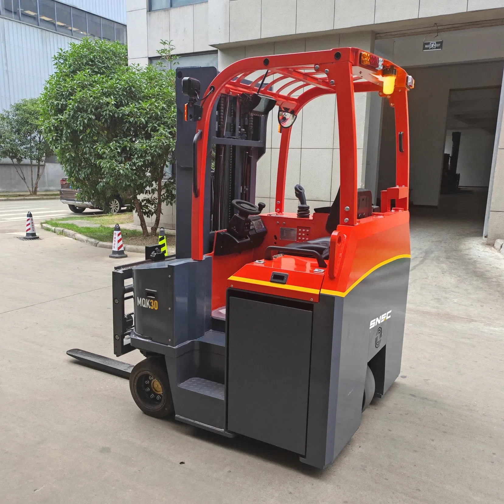 Omni-Directional Forklift Narrow Aisle Battery Powered 3ton 4ton Electric Multi-Directional Side Loader Forklift Truck