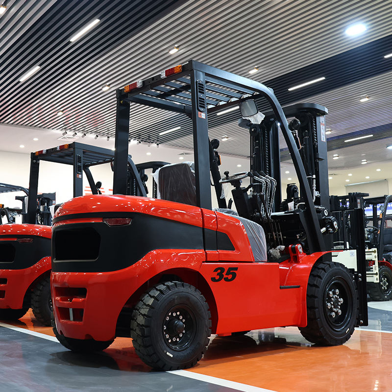 New Terrain Forklift Diesel 2.5 3.5ton New Mini Diesel Forklift Material Bucket