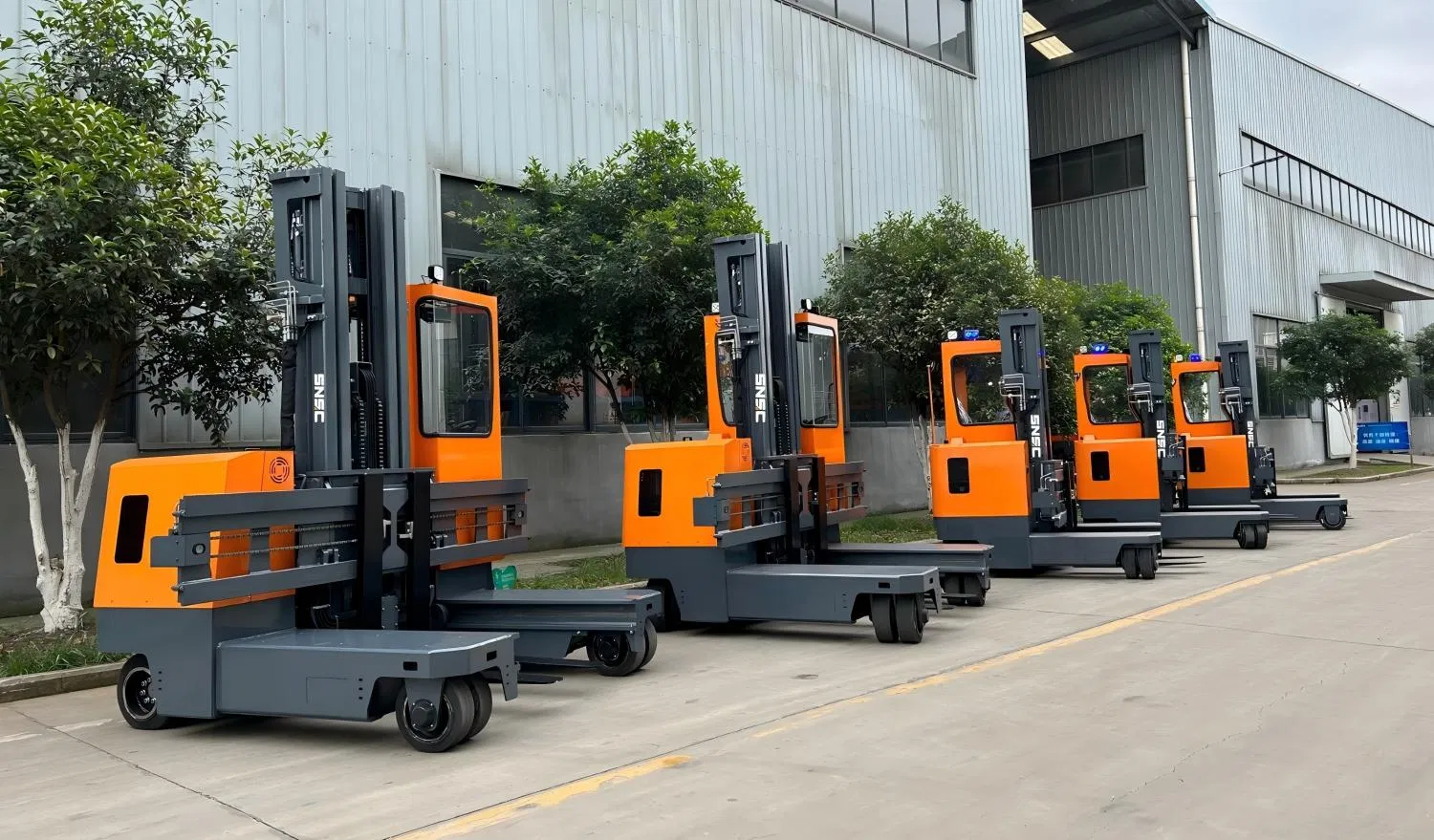 Multi-Directional Forklift Feature 1