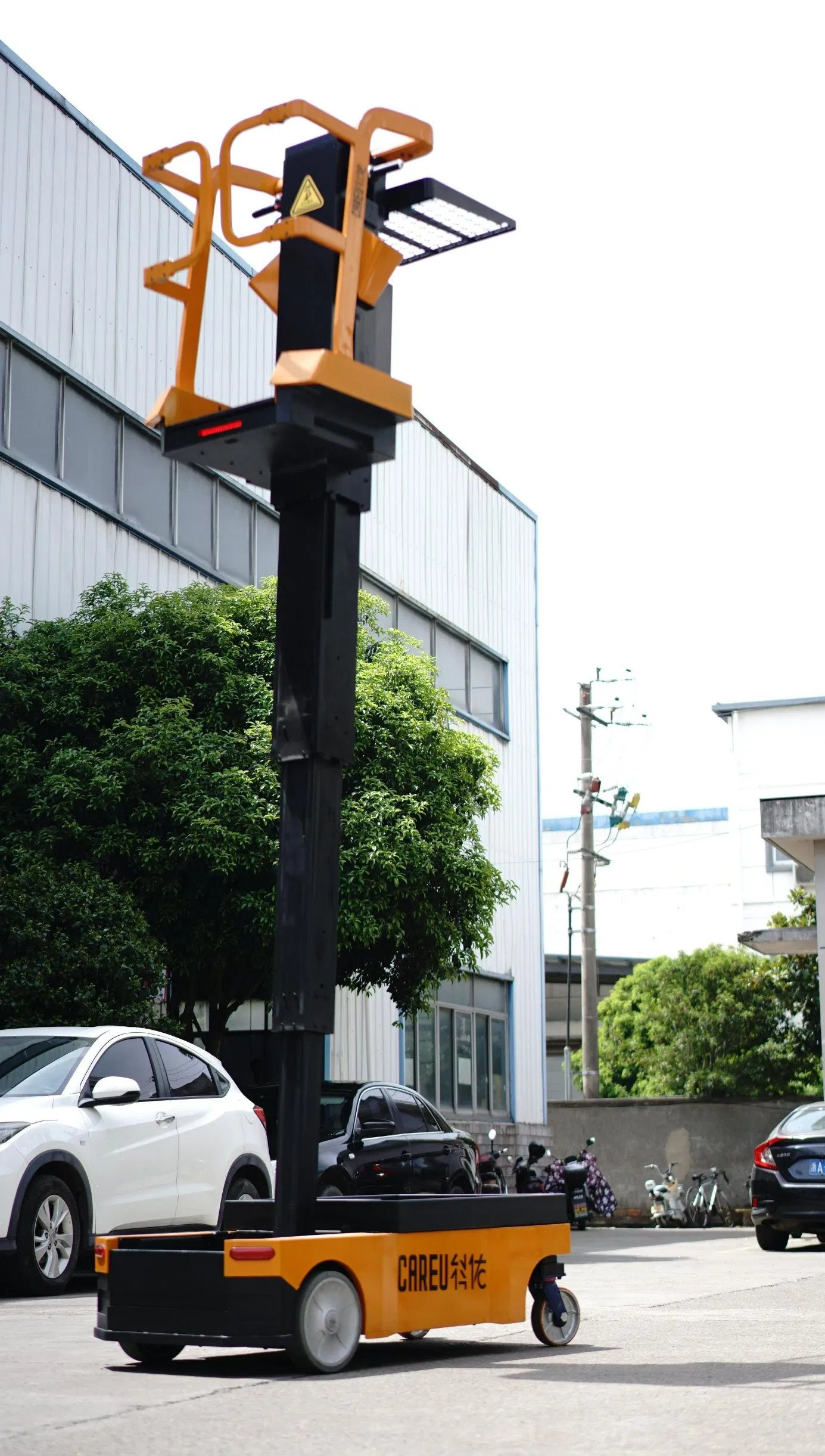 Attractive Price Accurate Reliable Order Pickers for Warehouse Market Mobile Table