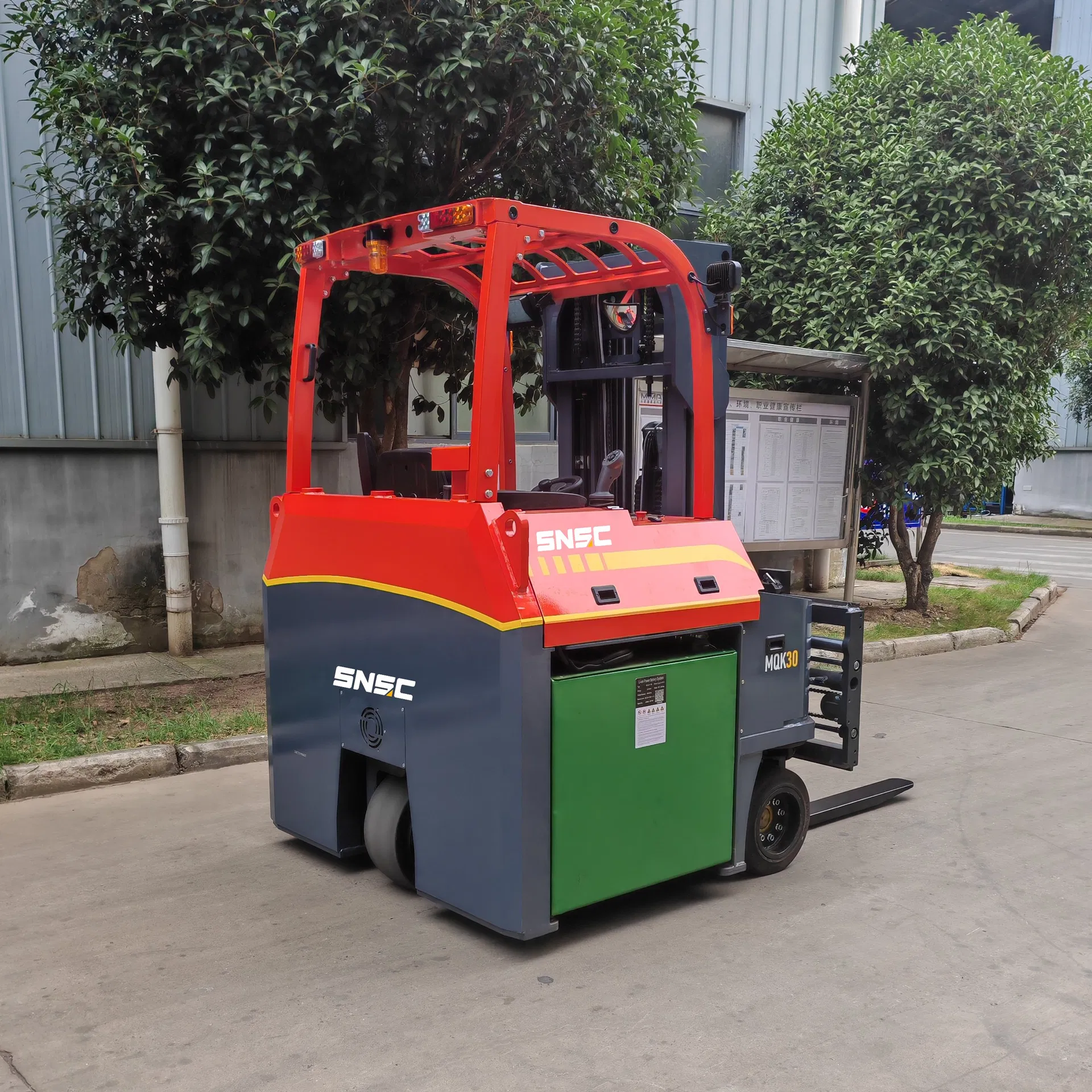 Multi-Directional Forklift Feature 5