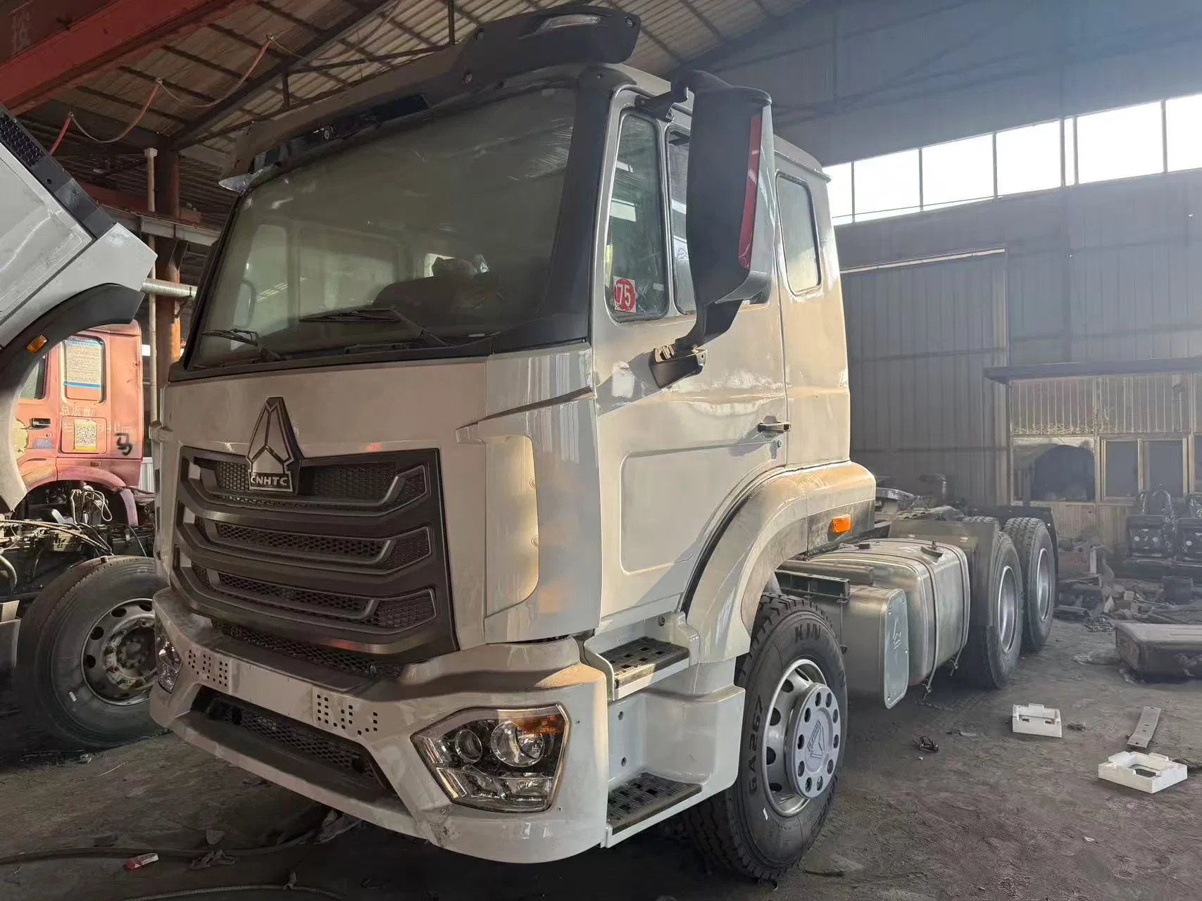 Sinotruk HOWO 6X4 Heavy Duty Tow Tractor with 400HP Manuel Transmission Cheap Price Second Hand 400HP Truck Trailer for Sale