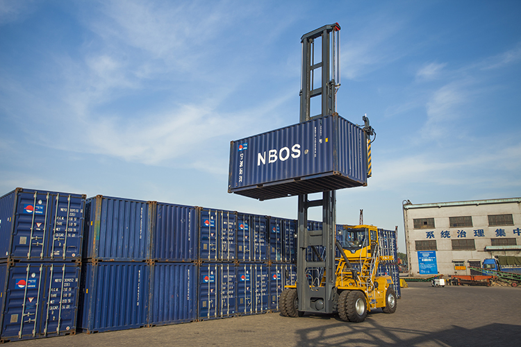 China Top Brand Port Logistics Machinery Diesel Engine Container Forklift Empty Container Handler with 6-8 Layers 10t Load for Exporting Xch907K Xch908K Xch1007