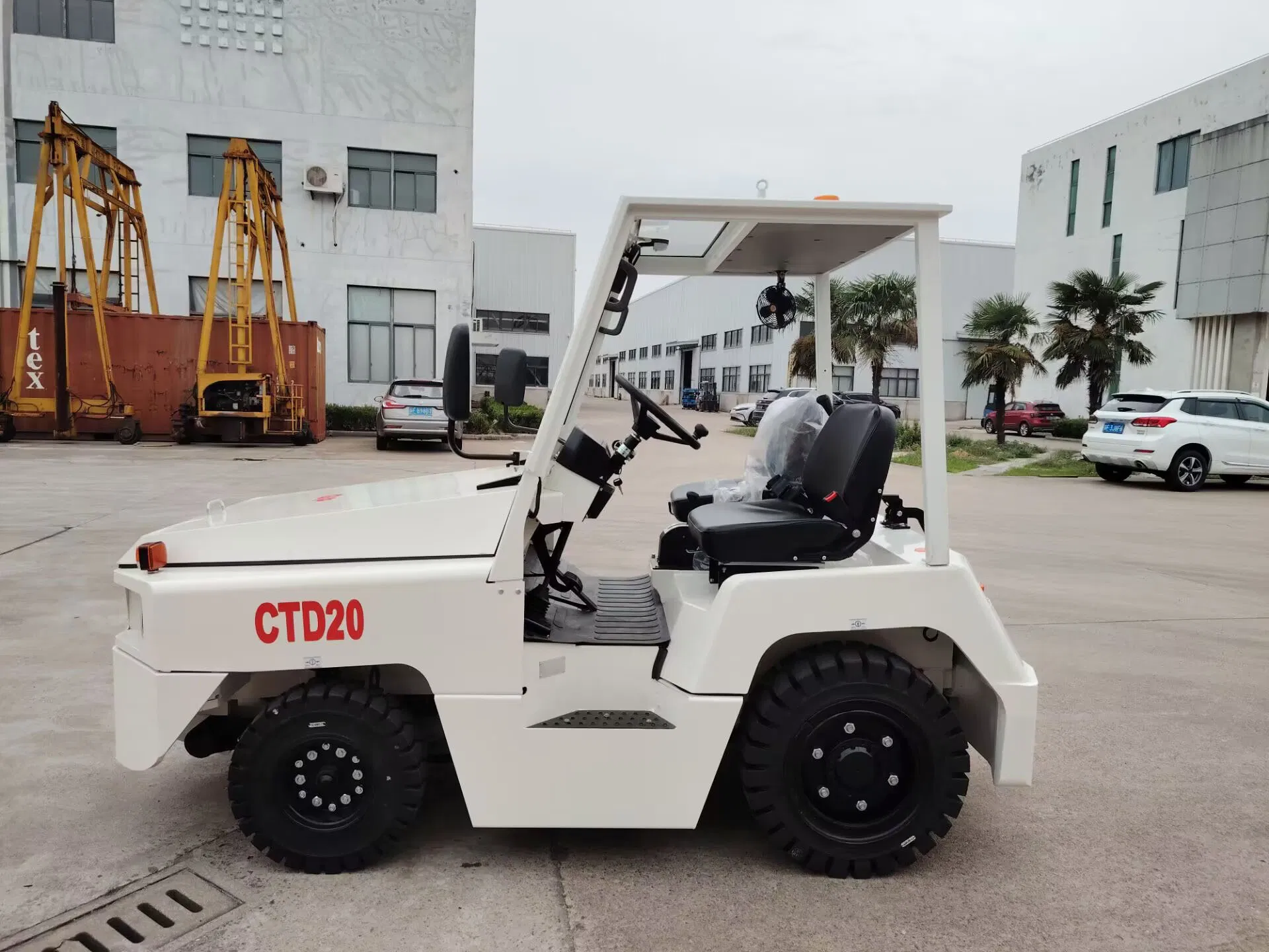 Manufacture Airport Cargo Luggage Baggage Tractor Diesel Electric Tow Tractor 20ton Ctd20 with Cabin