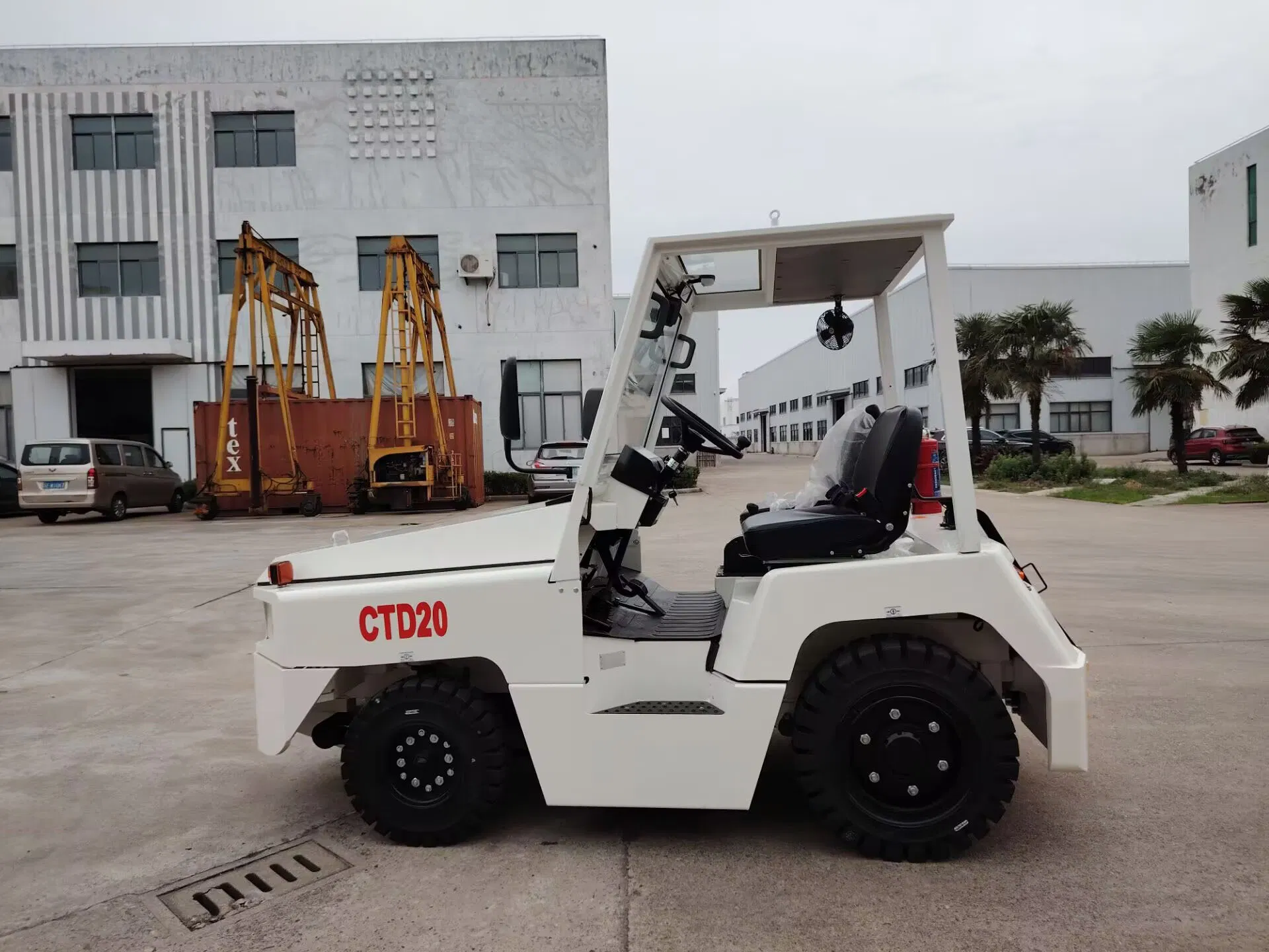 Manufacture Airport Cargo Luggage Baggage Tractor Diesel Electric Tow Tractor 20ton Ctd20 with Cabin