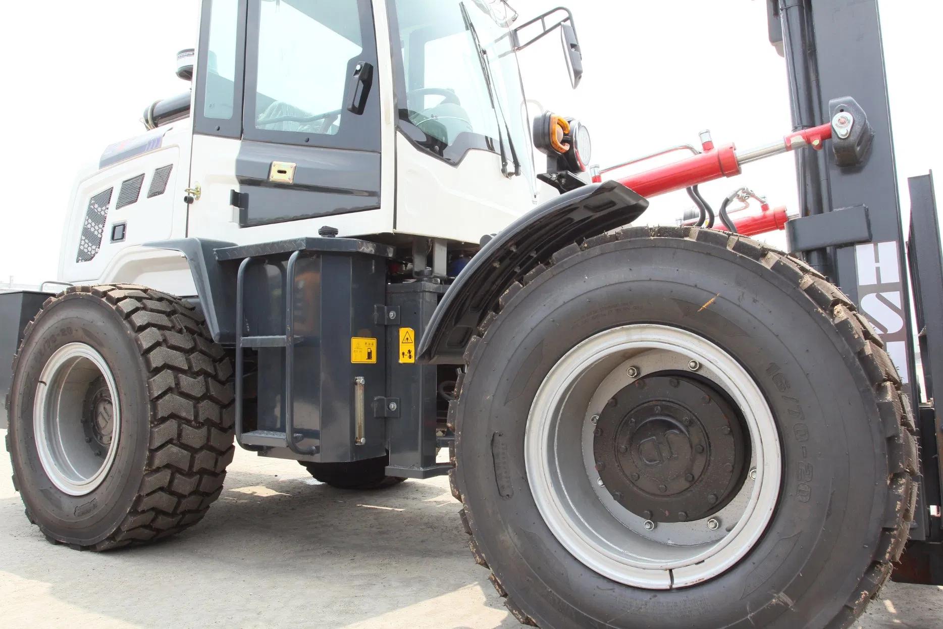 4t Mini Mini Four-Wheel Drive off-Road Forklift - Small Wheel Loader
