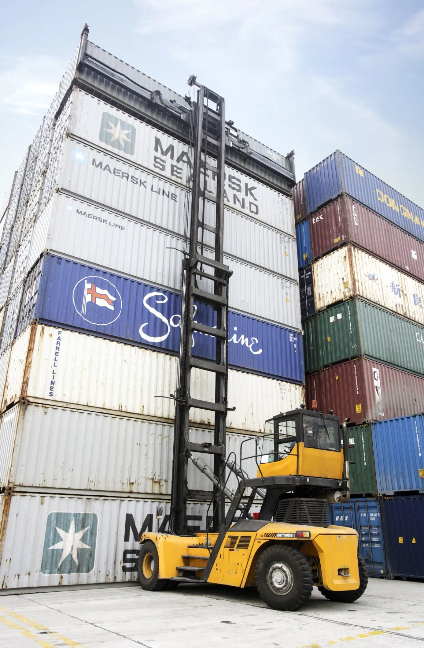 Reliable Single Empty Container Handler for Global Shipping