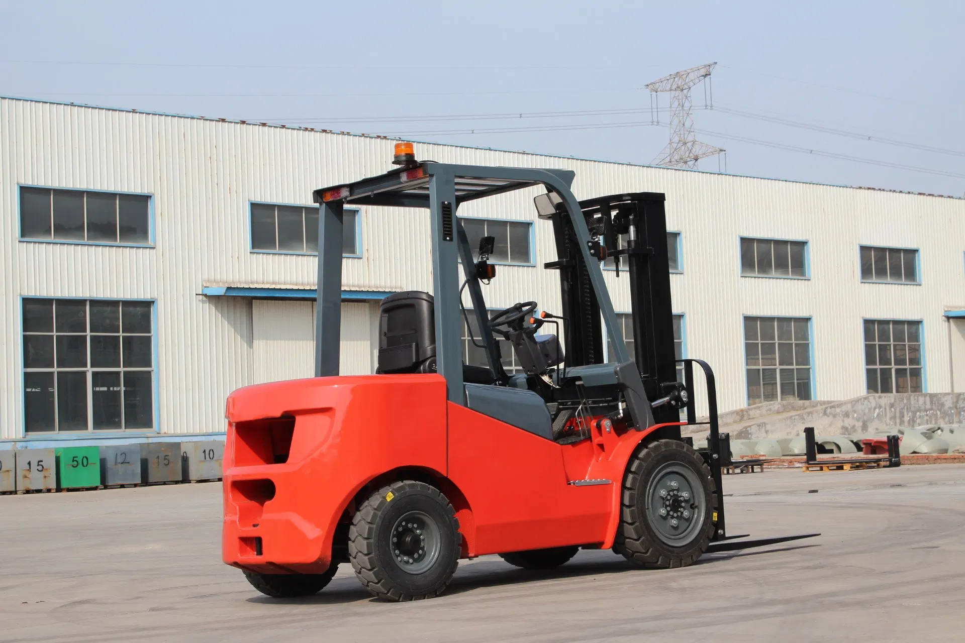 Heli Heavy Duty Diesel Forklift Truck - 3~10 Ton Capacity, High Power &amp; Low Fuel Consumption