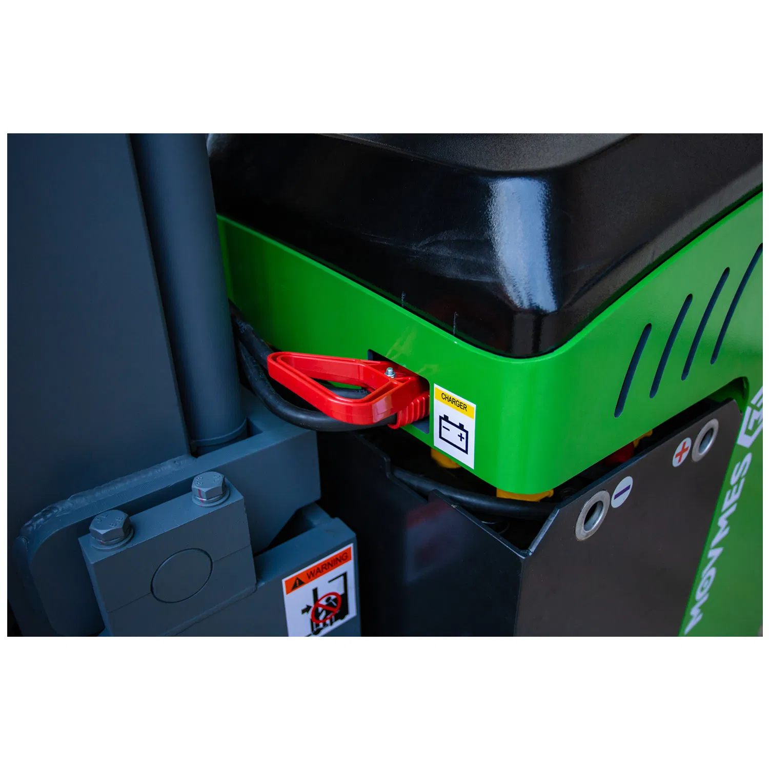 AC Motor 2t/2000kg/4000lb/4400lb 3 Wheel High/Very Narrow Aisle Reach Truck Forklift for Material Handling/Warehouse/Loading/Electric/Counterbalance/Side Loader