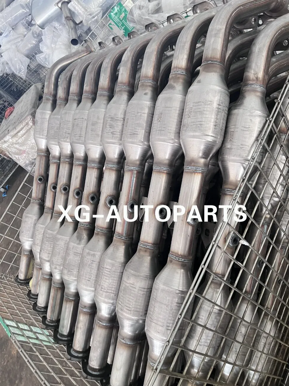 Aftermarket Three-Way Direct Fit Catalytic Converter for T Oyota Land Cruiser